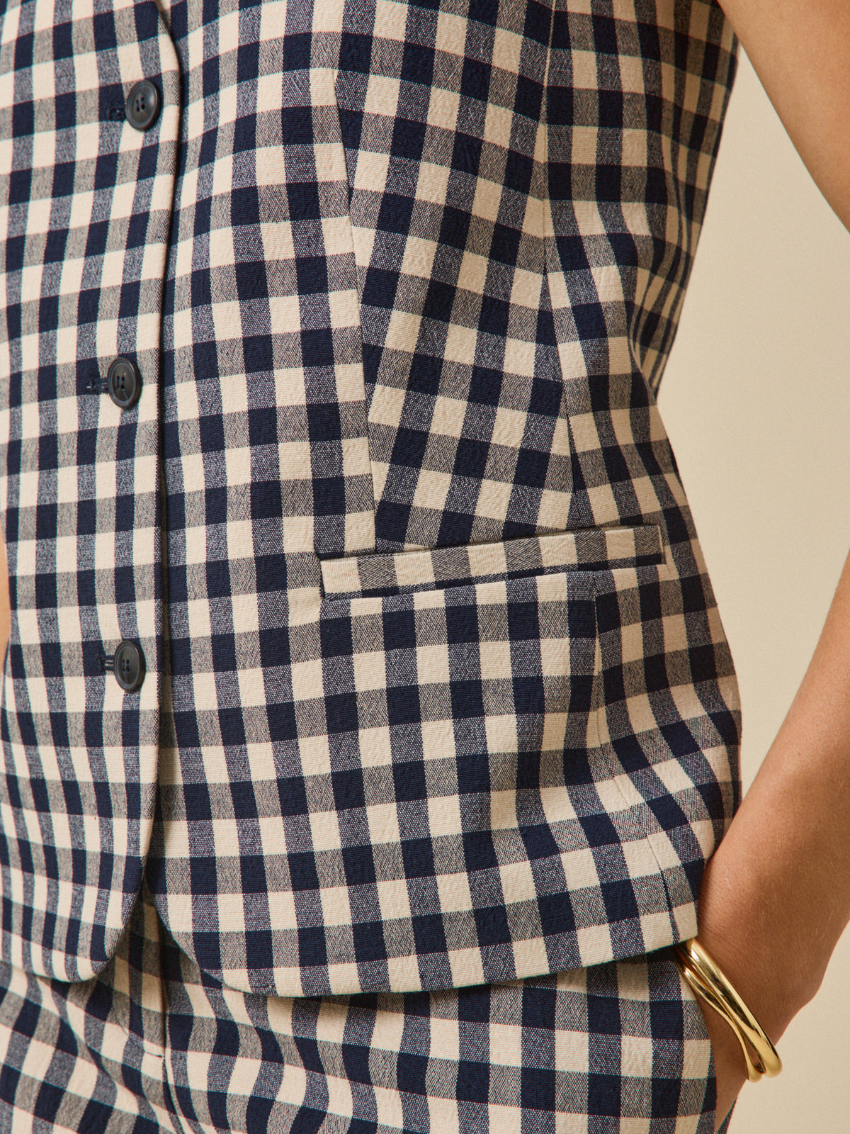 Women's sleeveless suit vest in gingham checks
