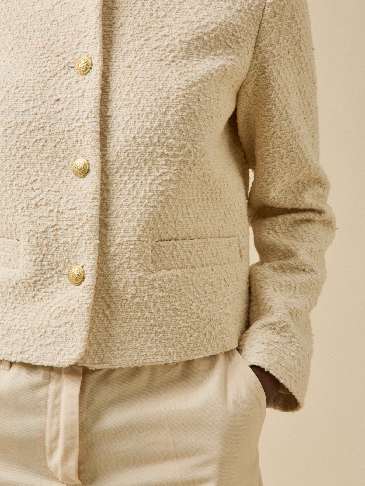 Women's plain tweed jacket with no collar