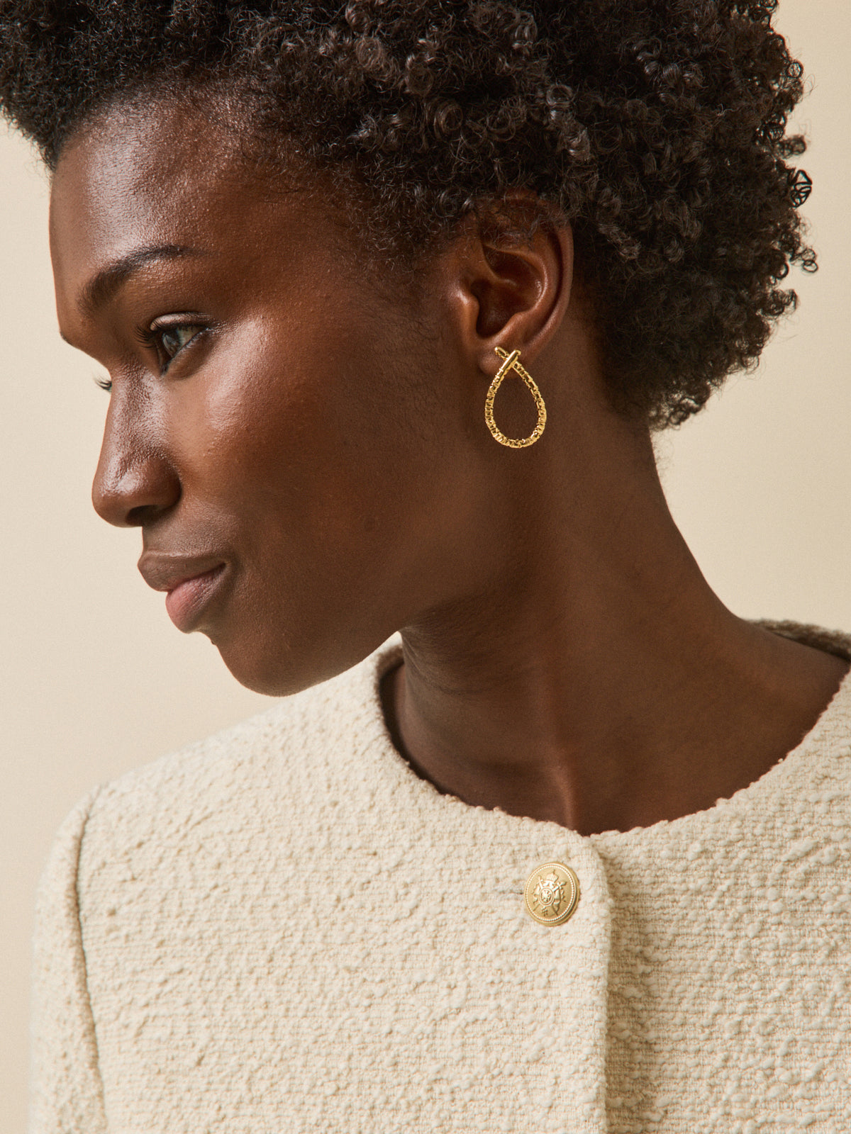 Women's plain tweed jacket with no collar