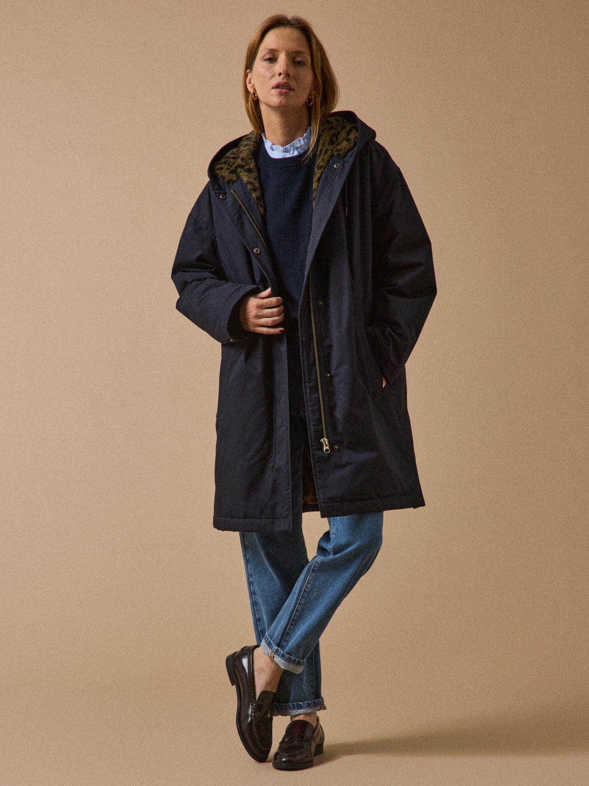 Women's mid-length parka with faux-fur lining