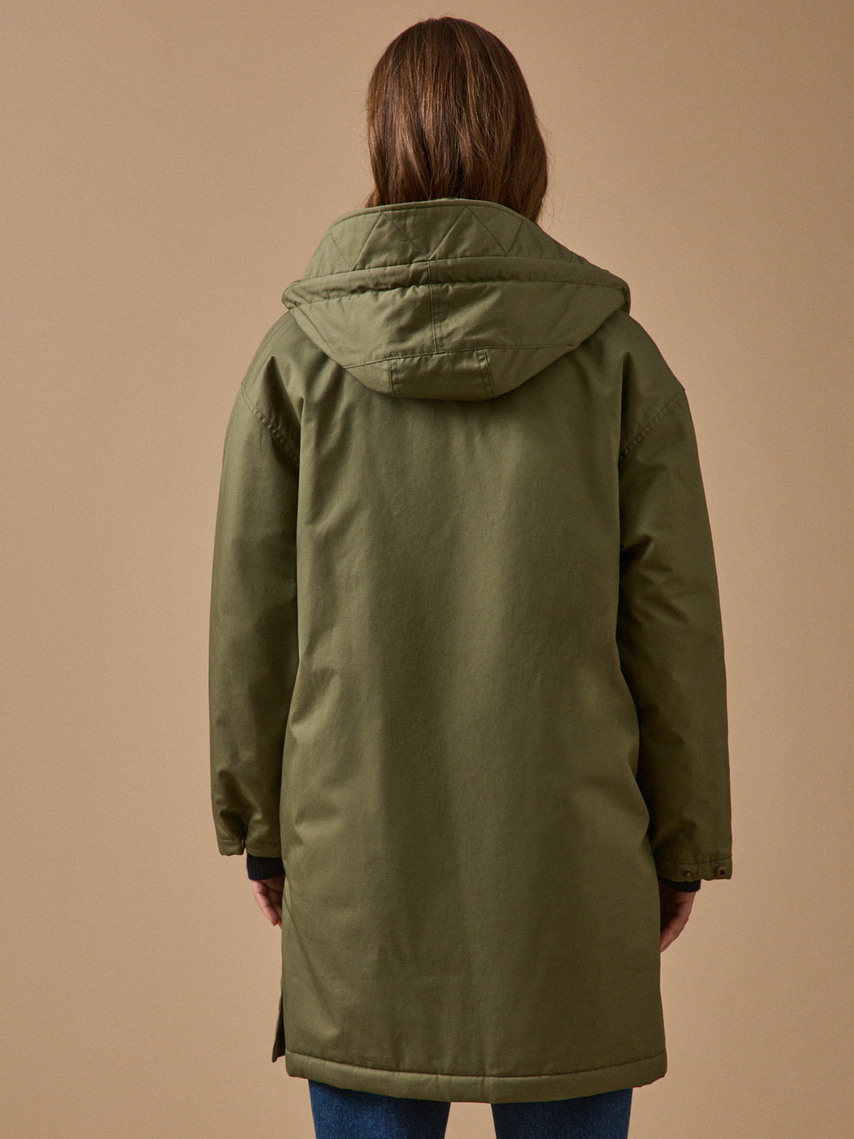Women's mid-length parka with faux-fur lining