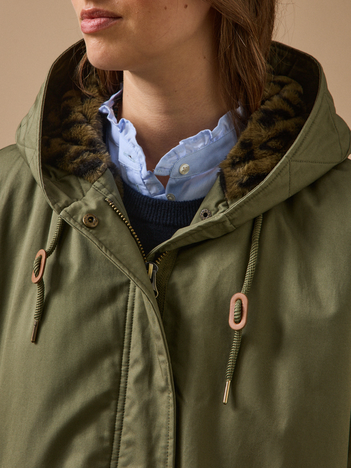 Women's mid-length parka with faux-fur lining