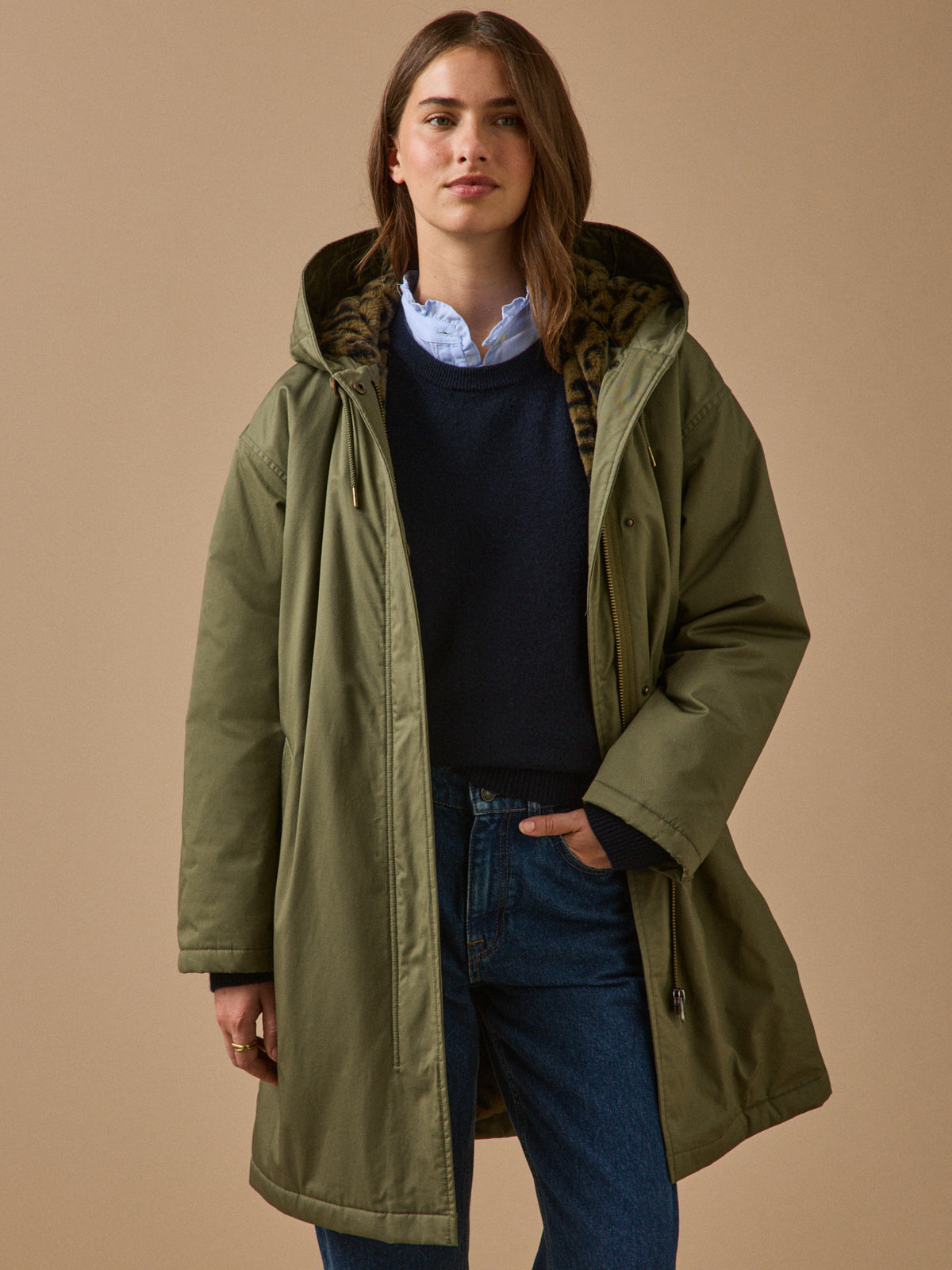 Women's mid-length parka with faux-fur lining