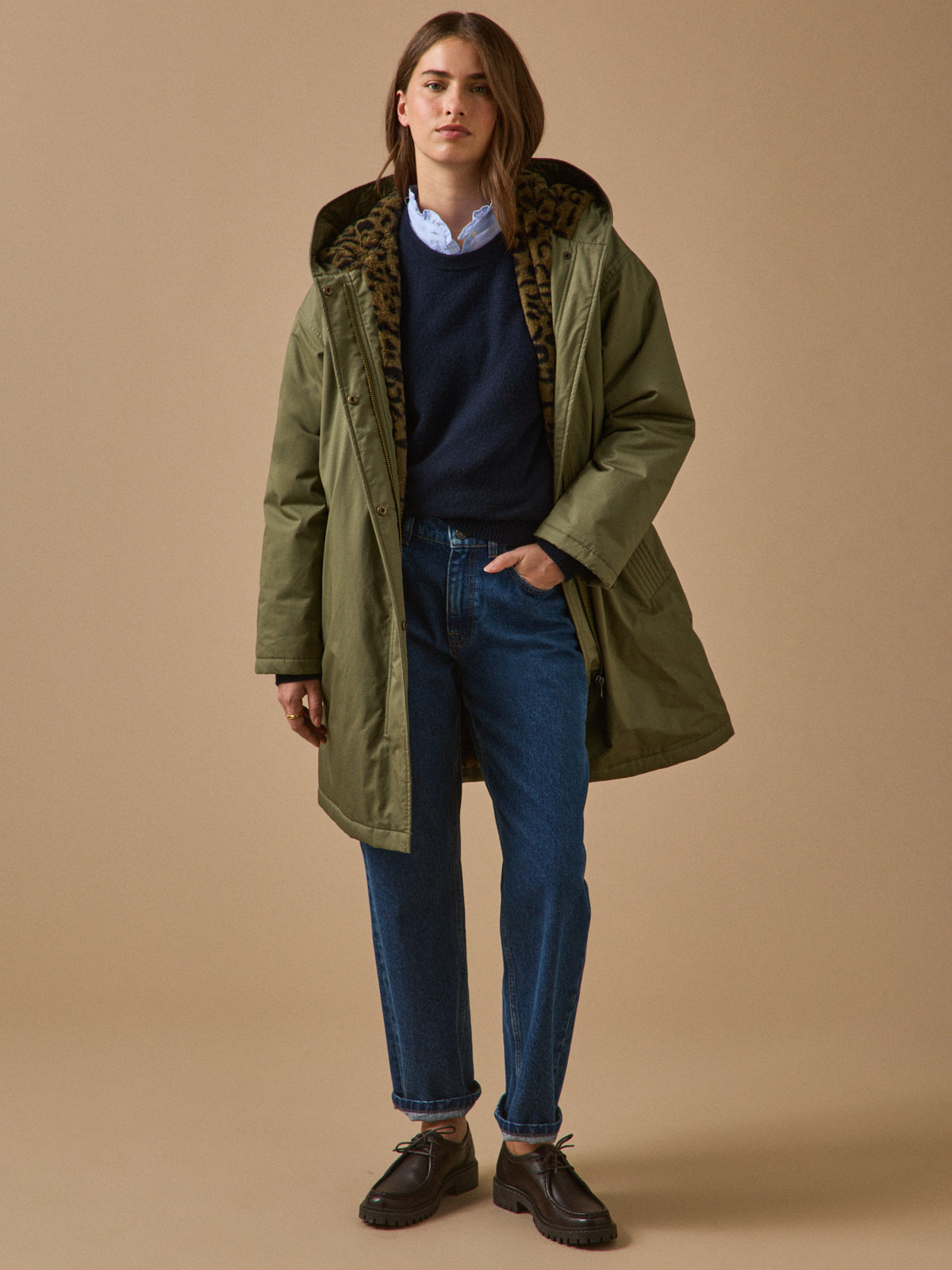 Women's mid-length parka with faux-fur lining