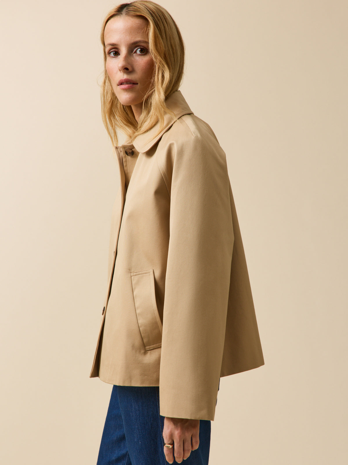 Women's short organic cotton trench coat