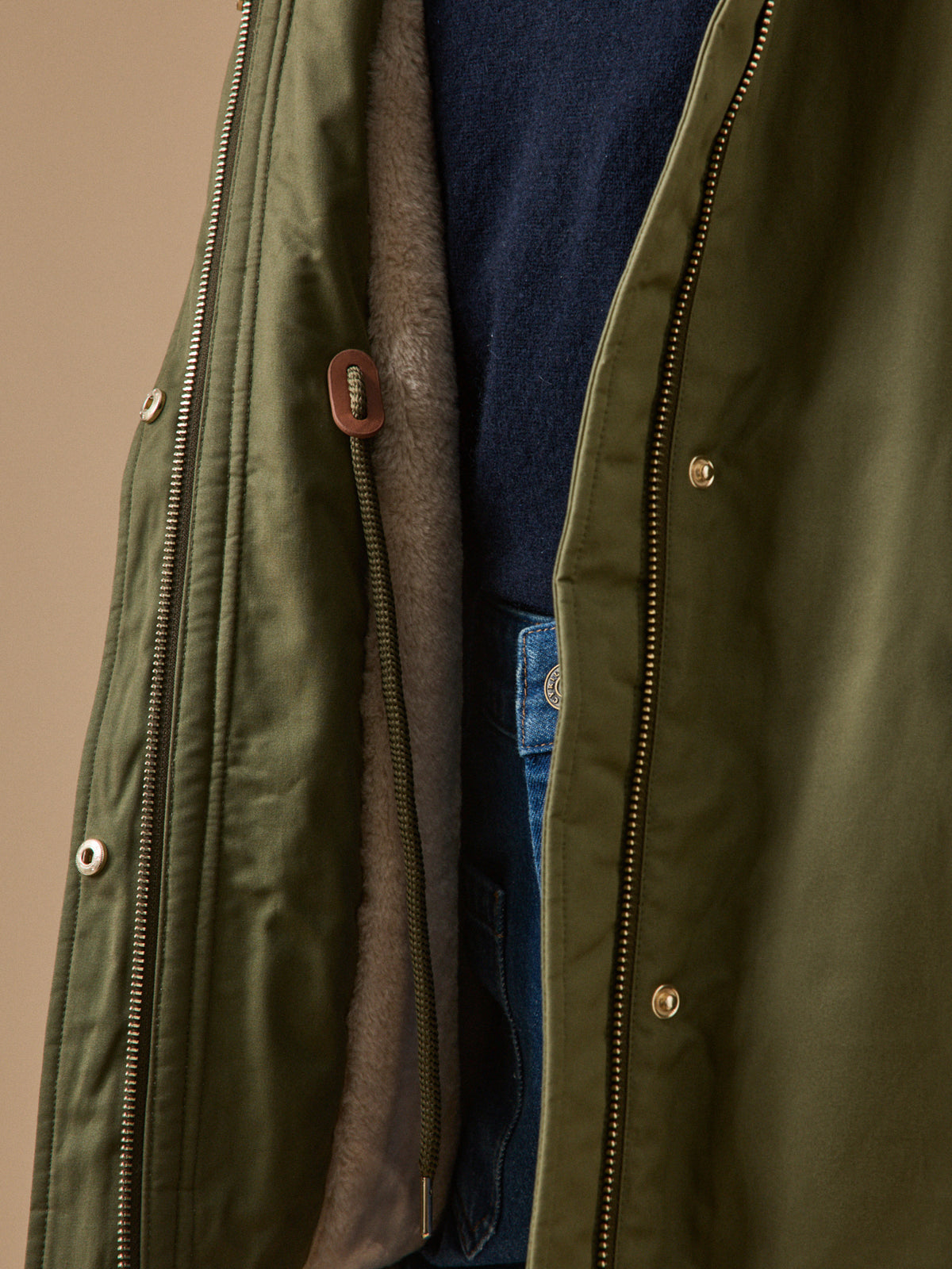 Women's short parka with faux fur lining