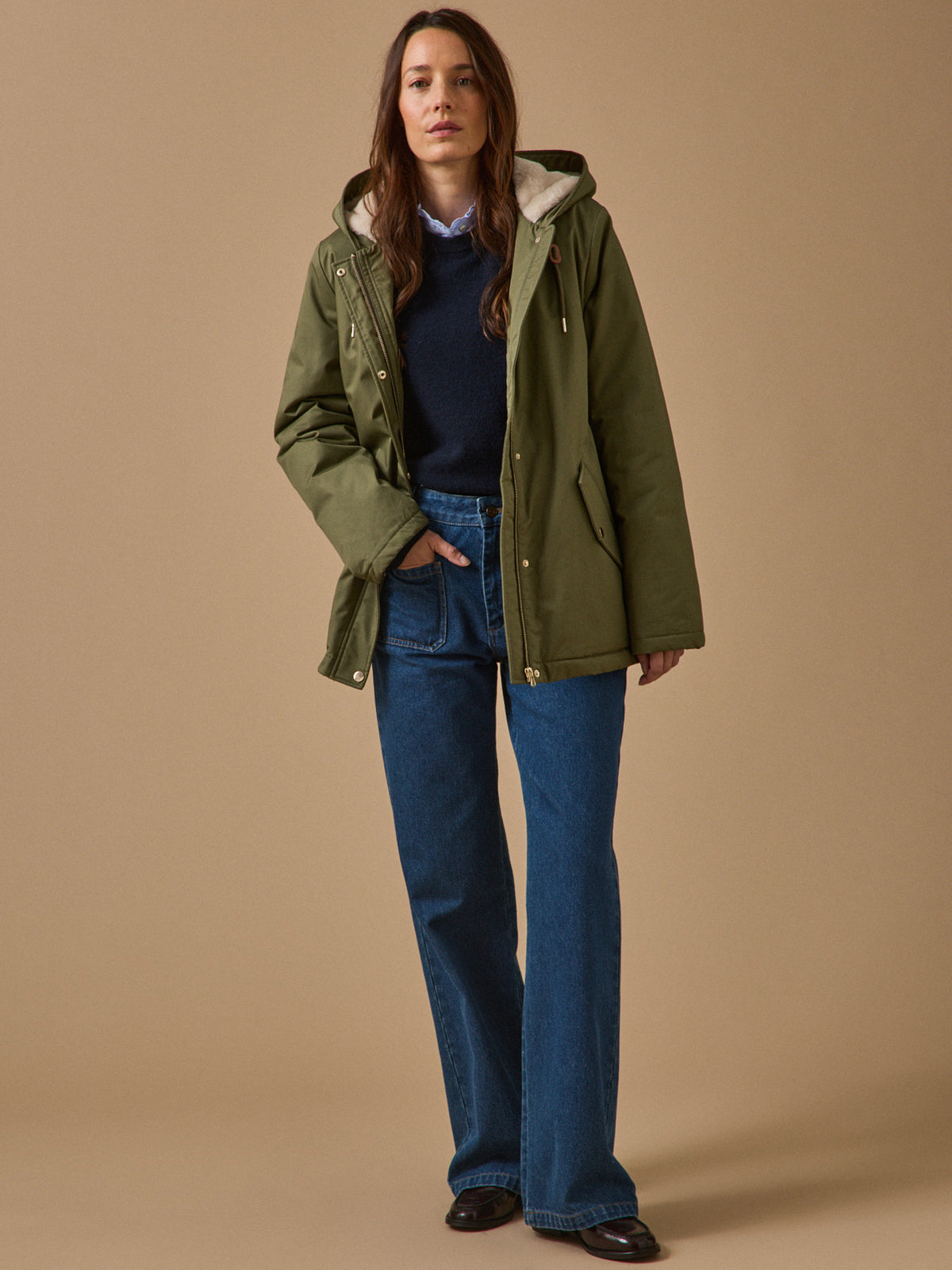 Women's short parka with faux fur lining