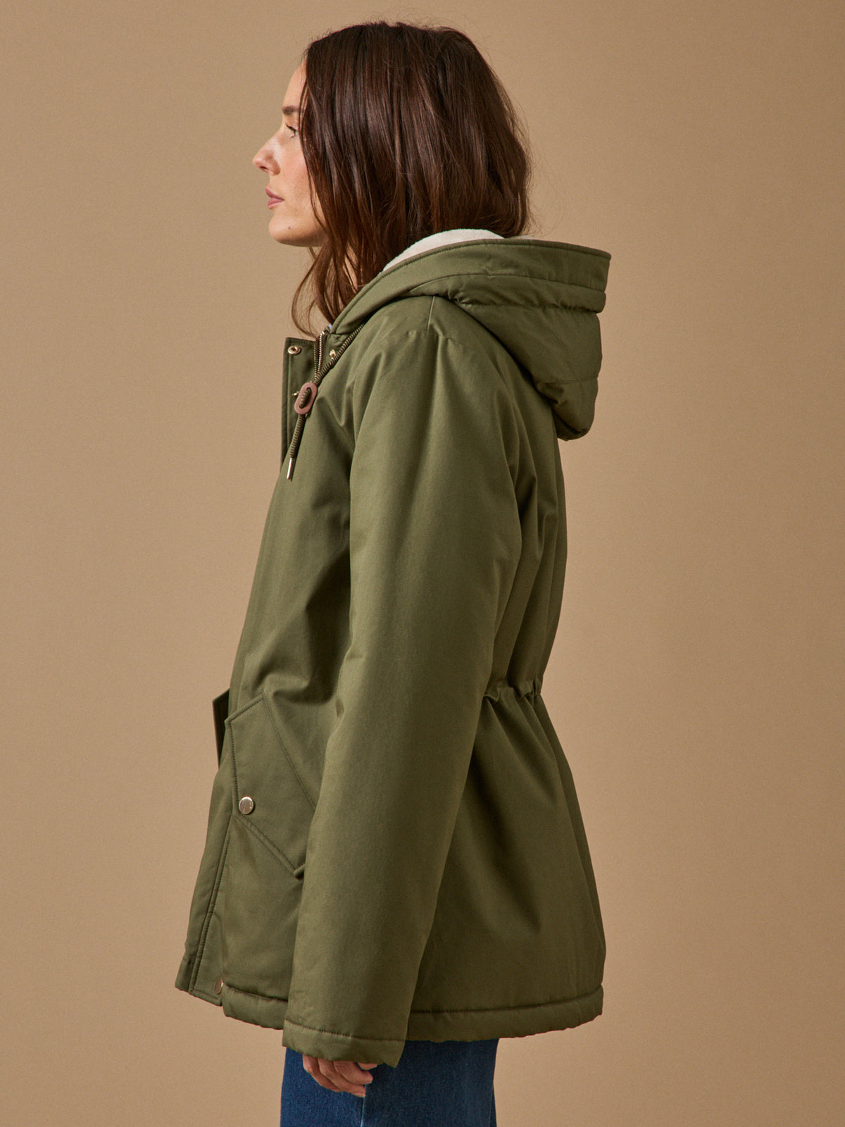 Women's short parka with faux fur lining