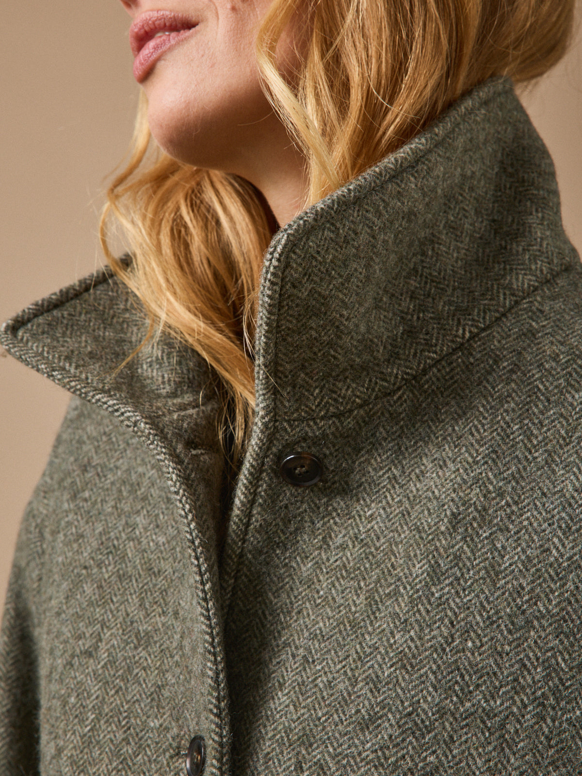 Women's short herringbone woolen coat