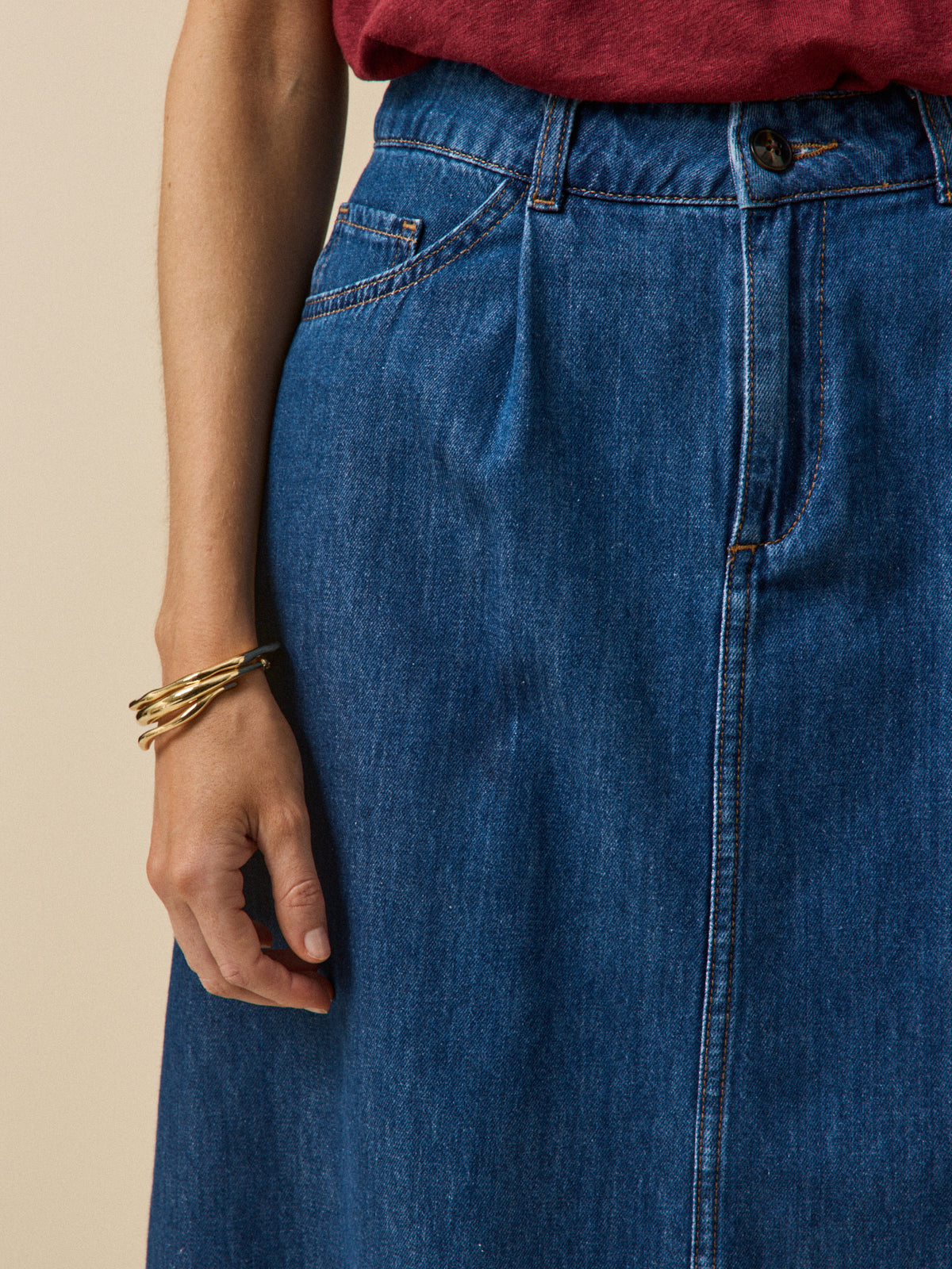 Women's mid-length organic cotton denim skirt