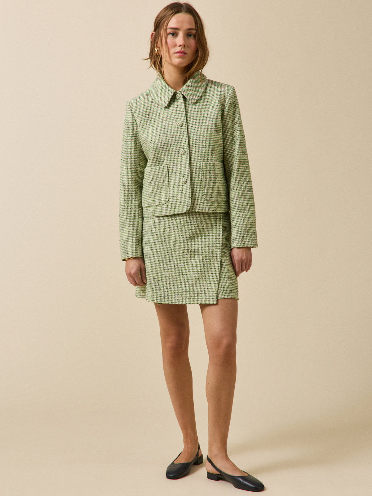 Women's short wraparound skirt in tweed checks