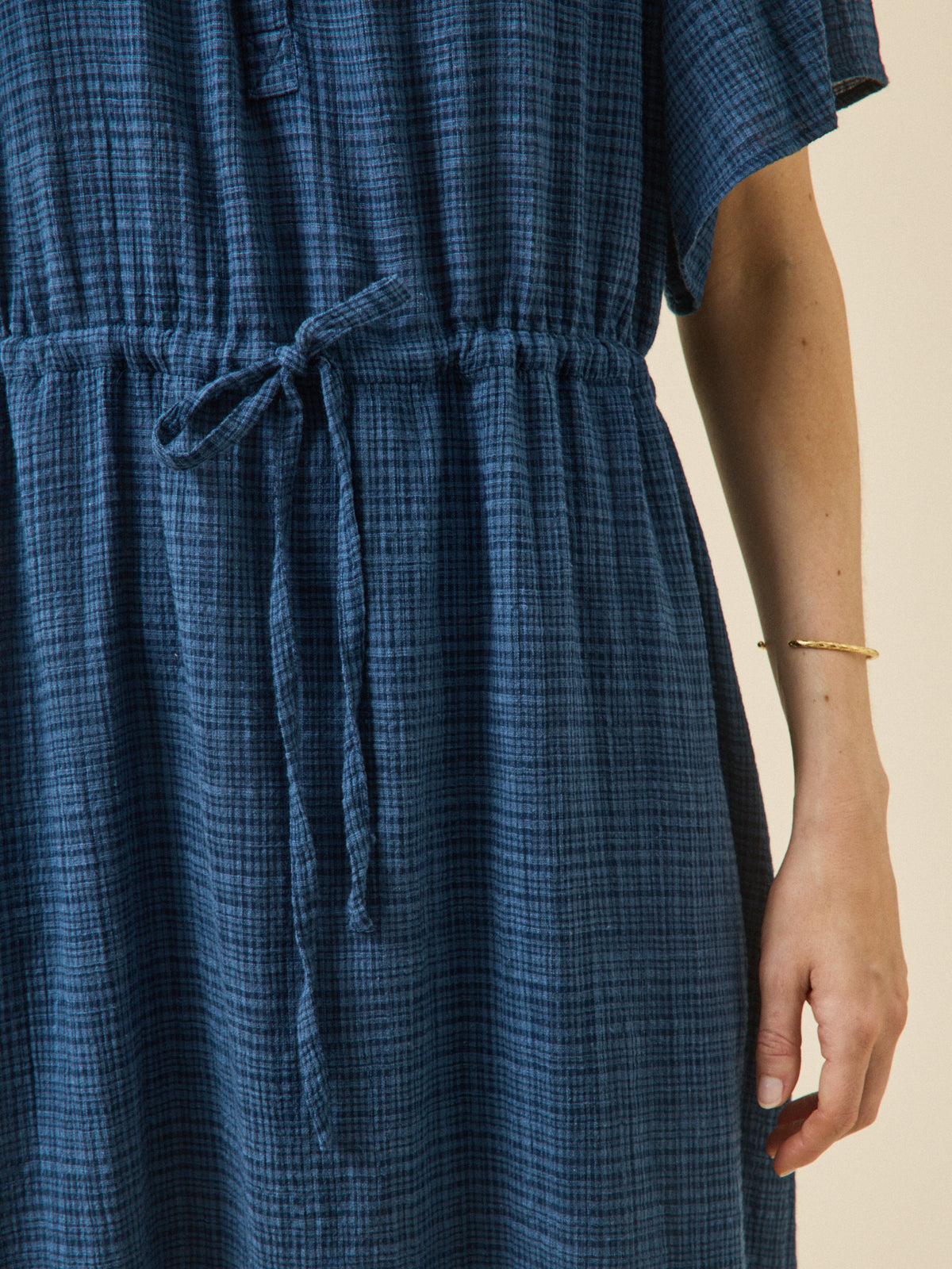 Women's long crepon dress with butterfly sleeves