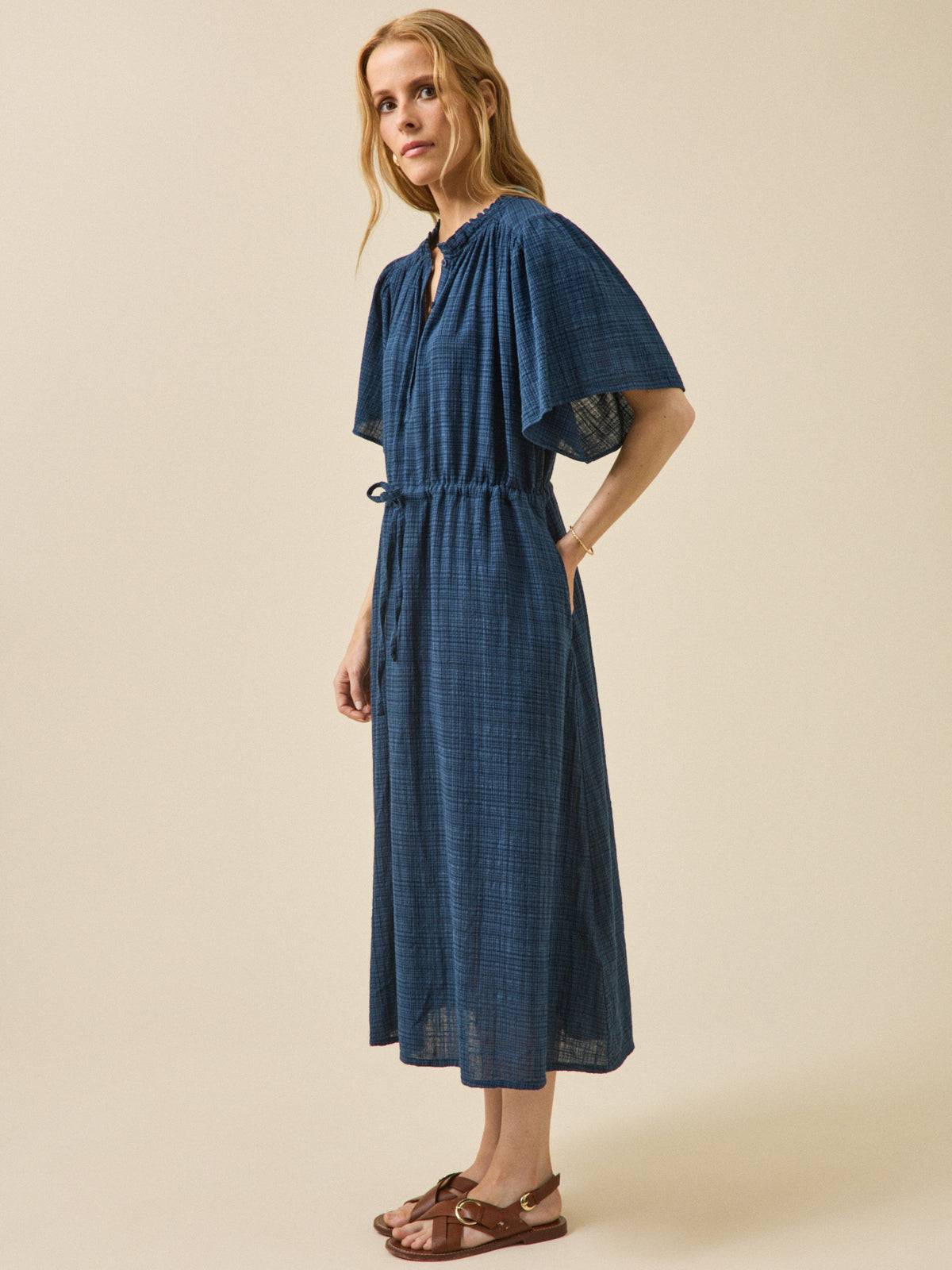 Women's long crepon dress with butterfly sleeves
