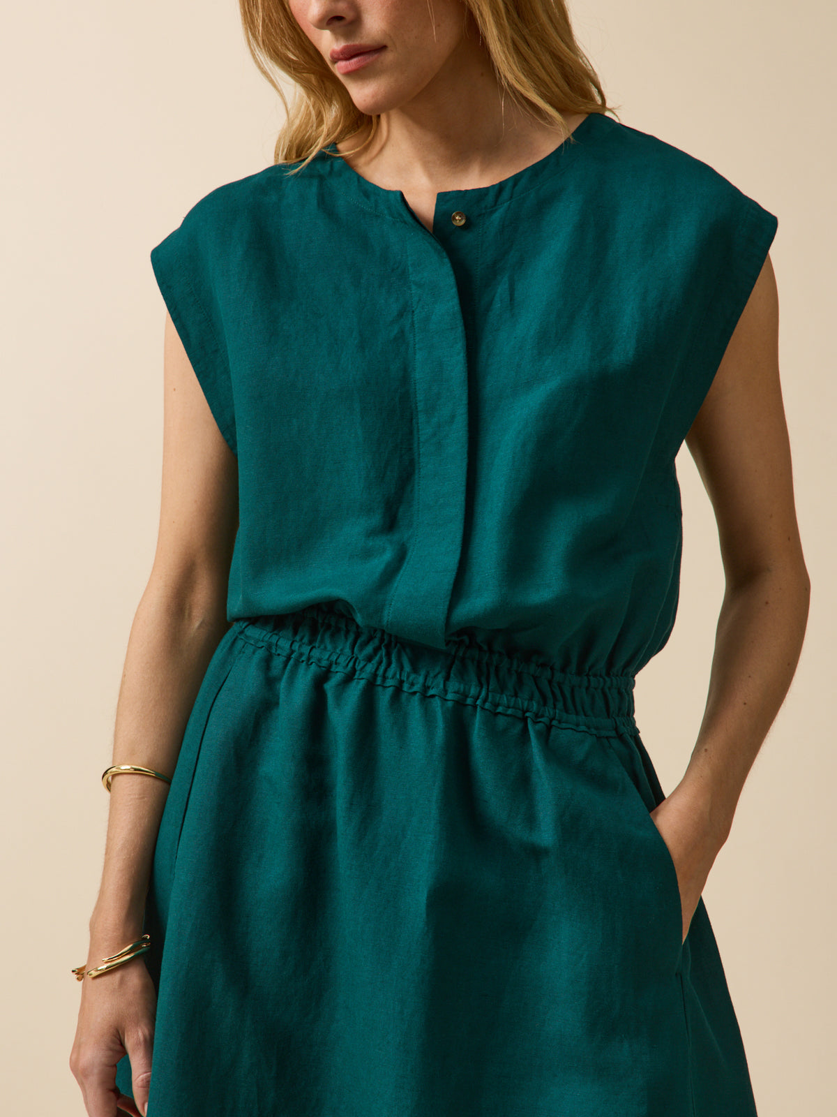 Women's sleeveless linen and viscose dress