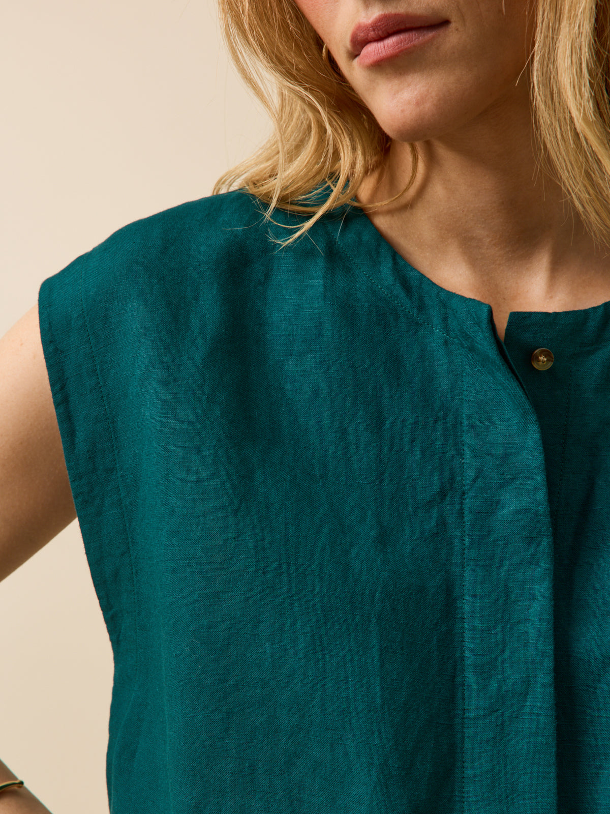 Women's sleeveless linen and viscose dress