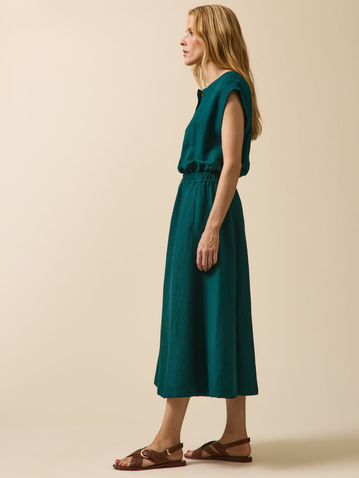 Women's sleeveless linen and viscose dress