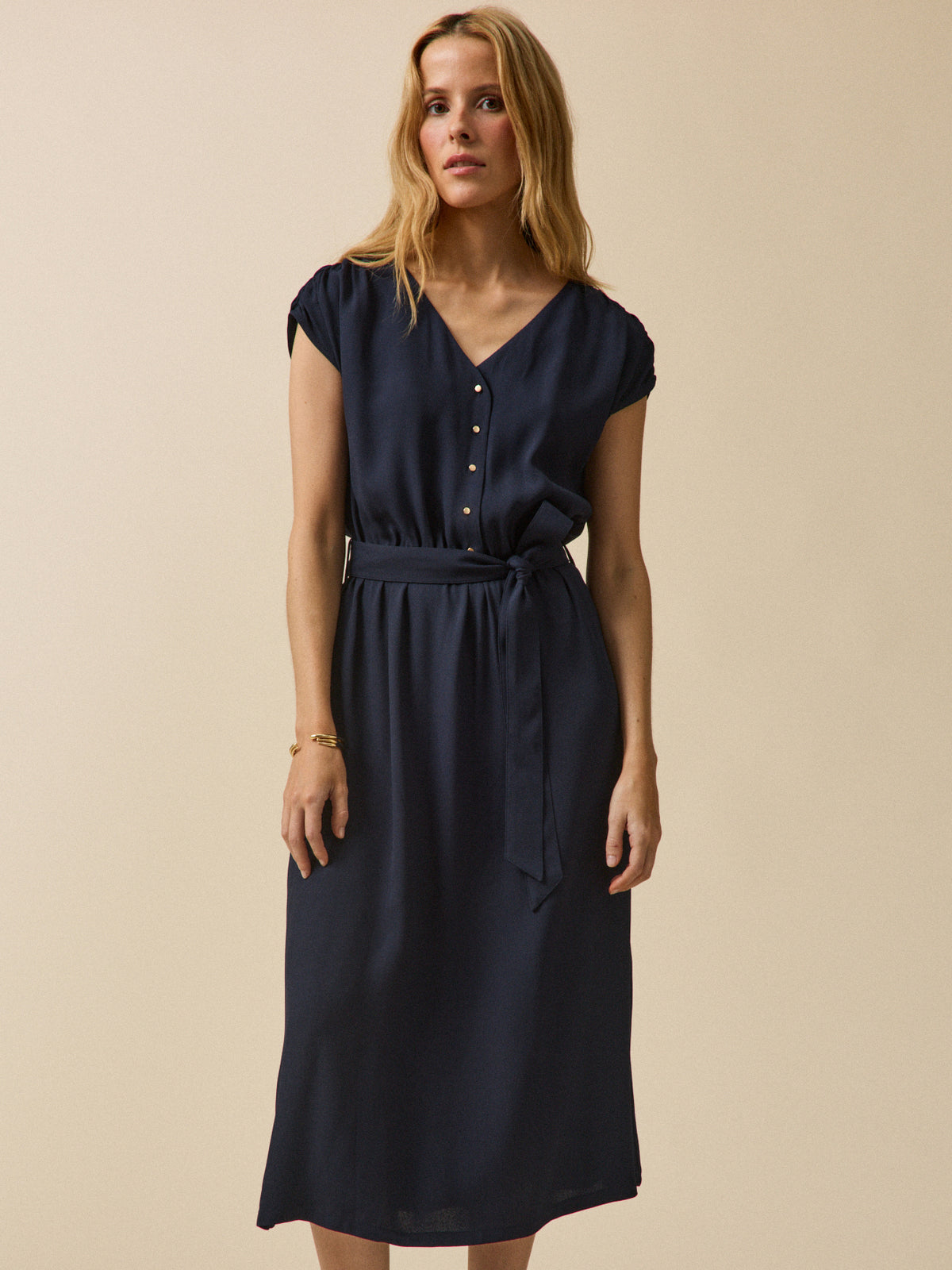 Robe sans manches crêpe uni femme