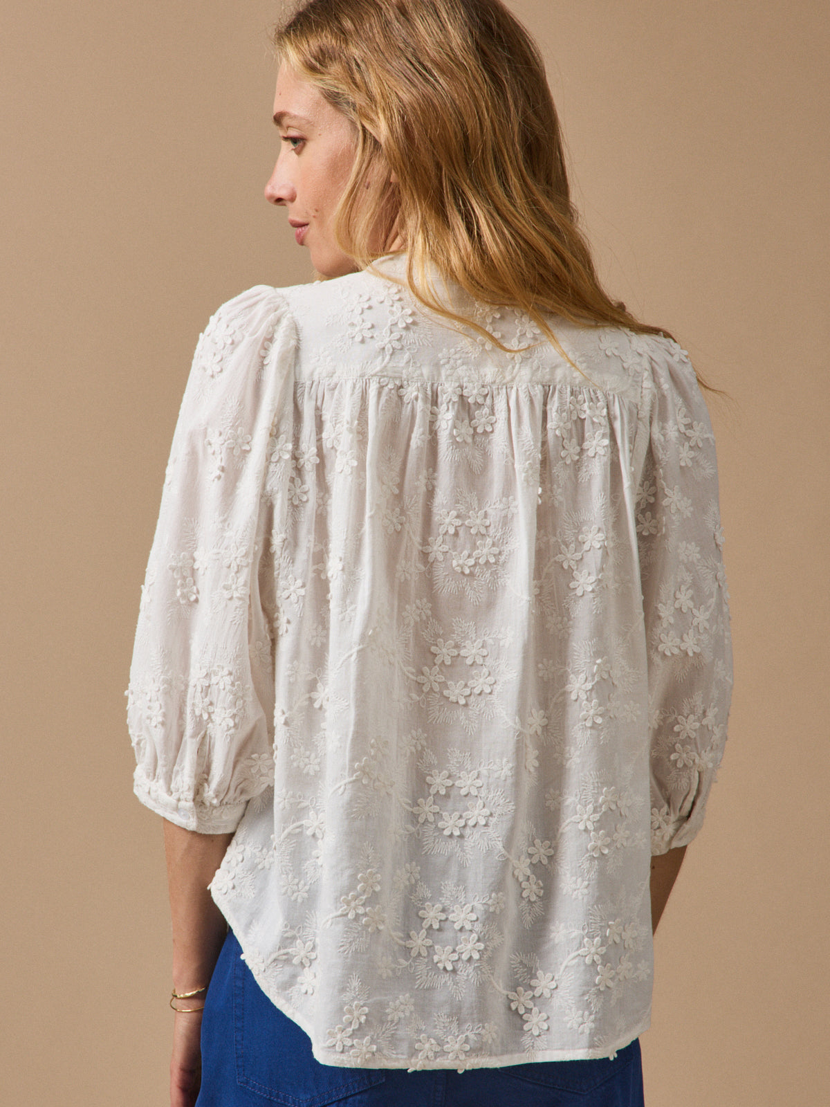 Blouse coton brodée fleurs 3D femme
