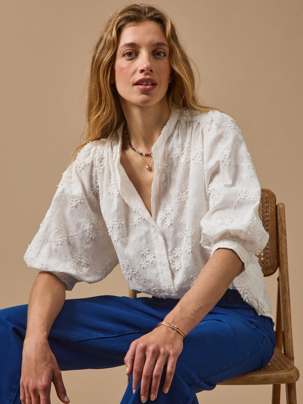 Blouse coton brodée fleurs 3D femme