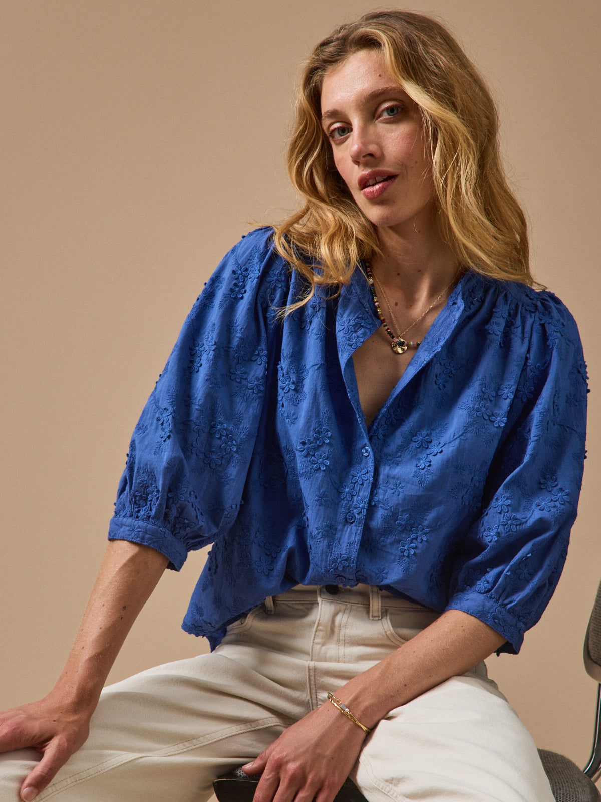 Blouse coton brodée fleurs 3D femme