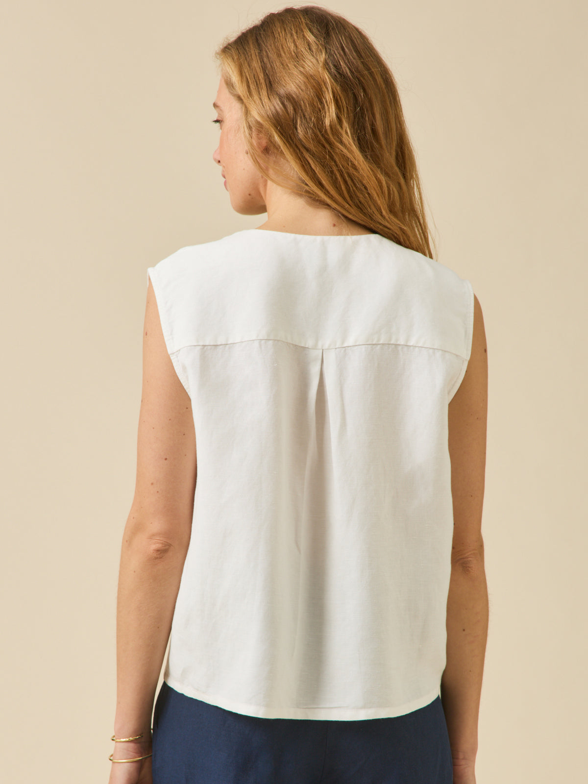 Women's linen and viscose button top