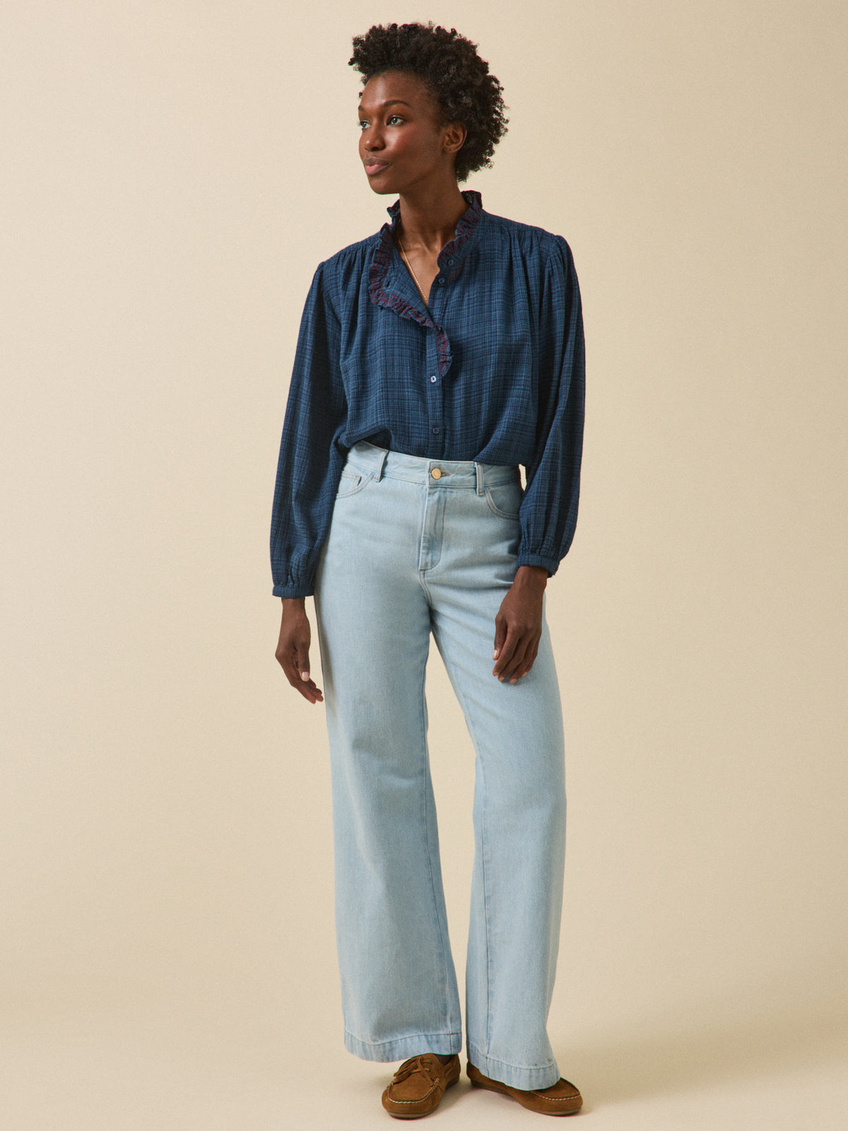 Women's crepon blouse with embroidered ruffle