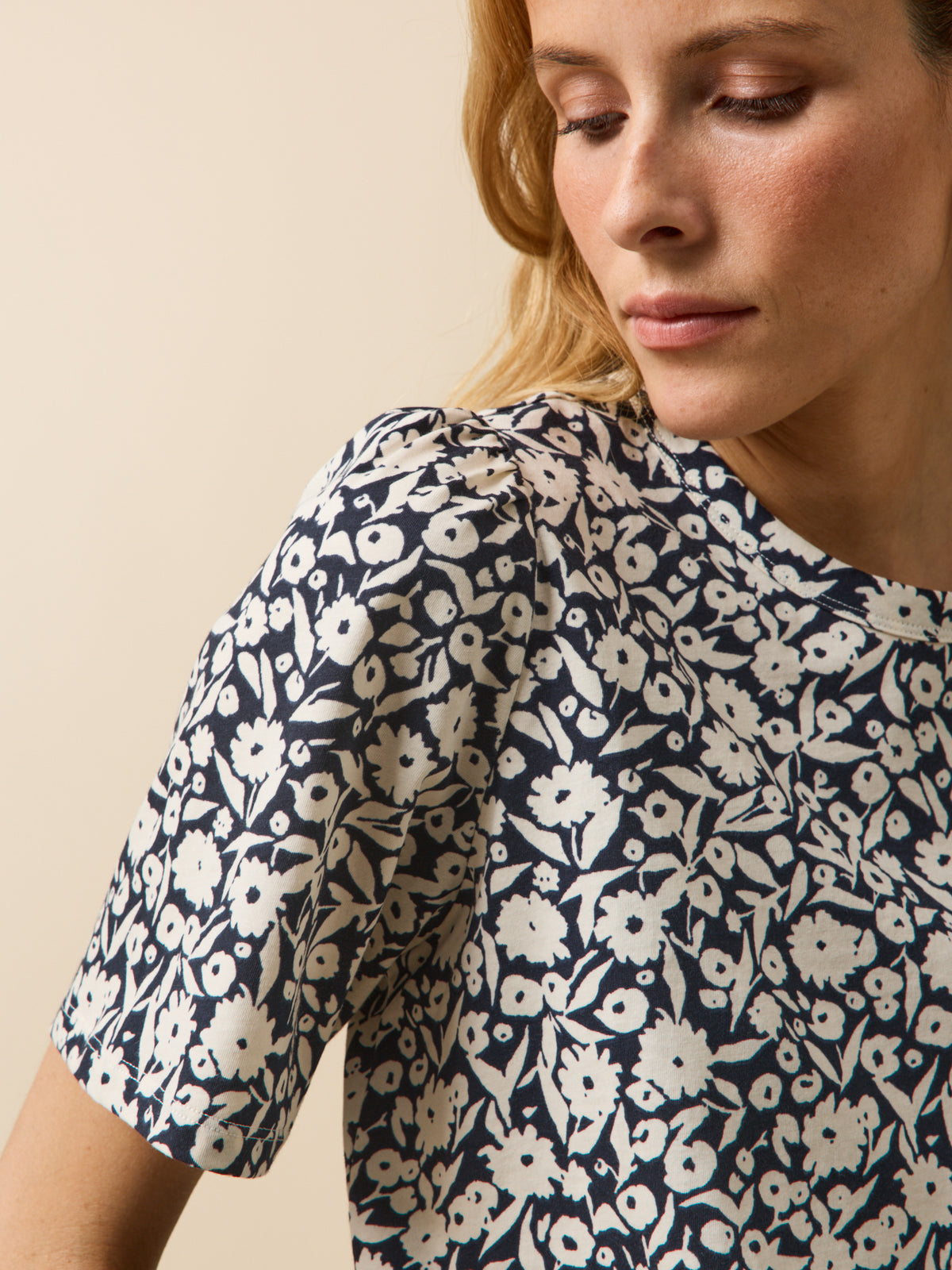 Women's organic cotton T-shirt with Ikat print
