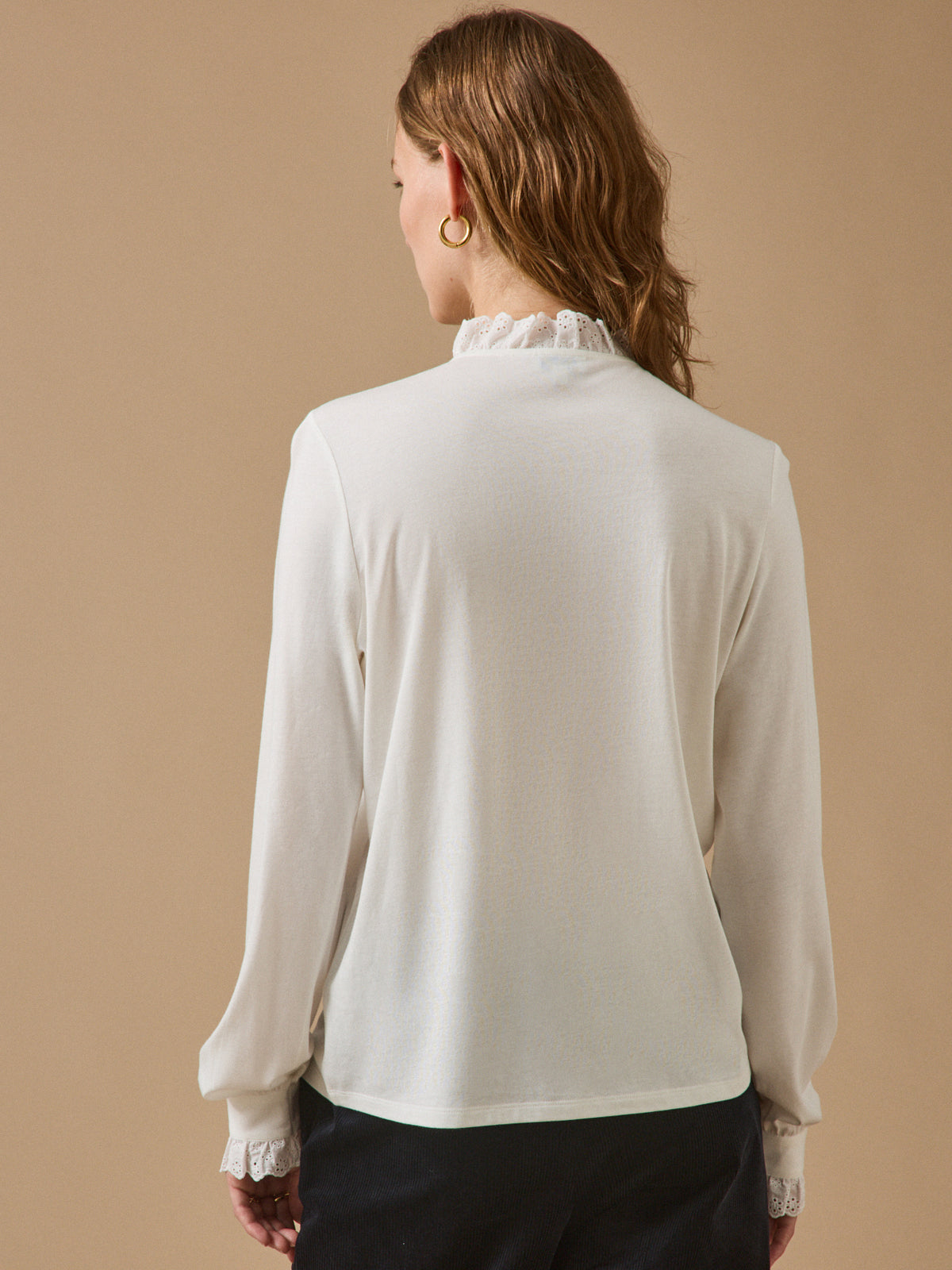 Women's T-shirt with frilly neckline