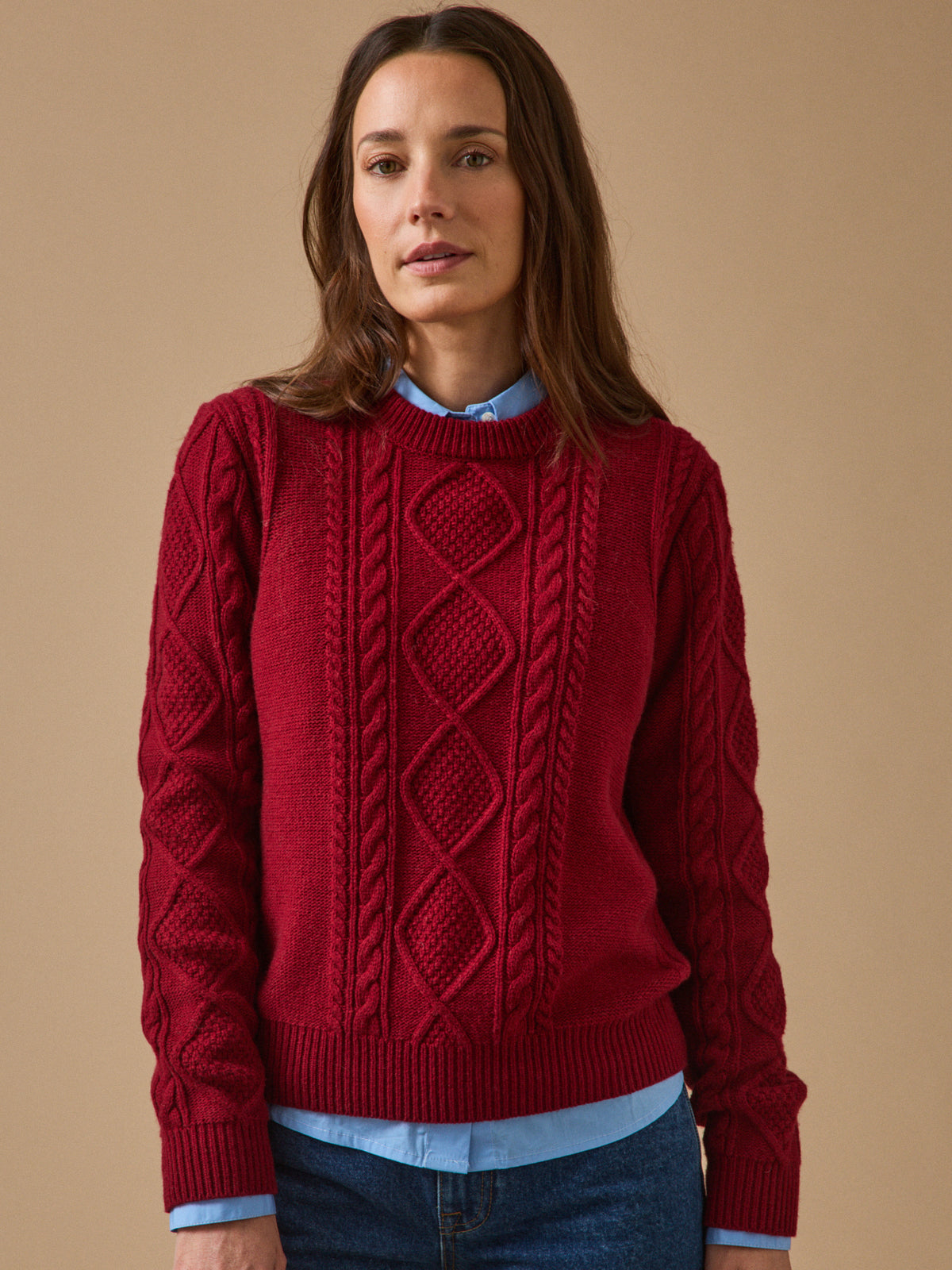 Women's cable-knit round-neck sweater