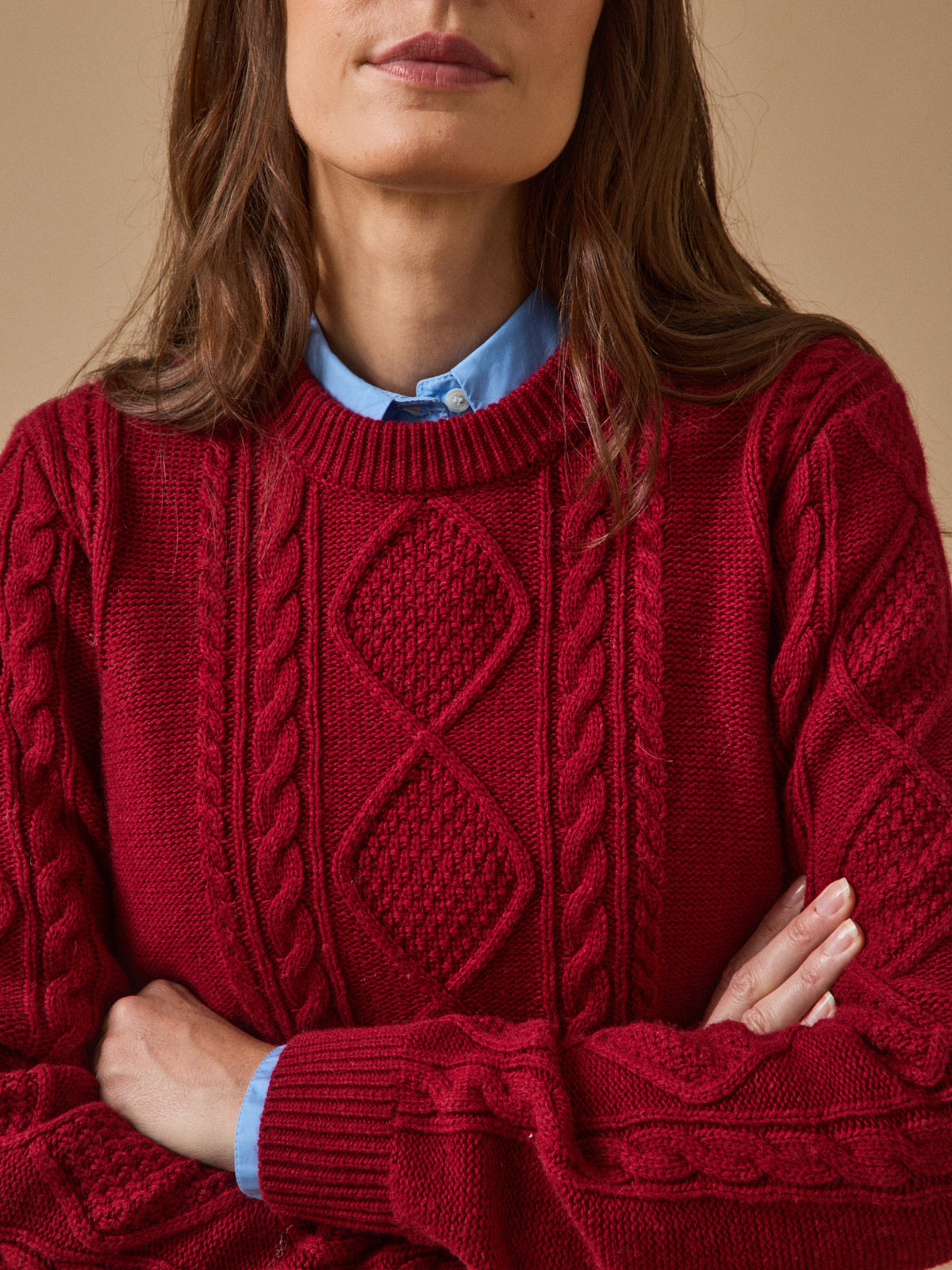 Women's cable-knit round-neck sweater