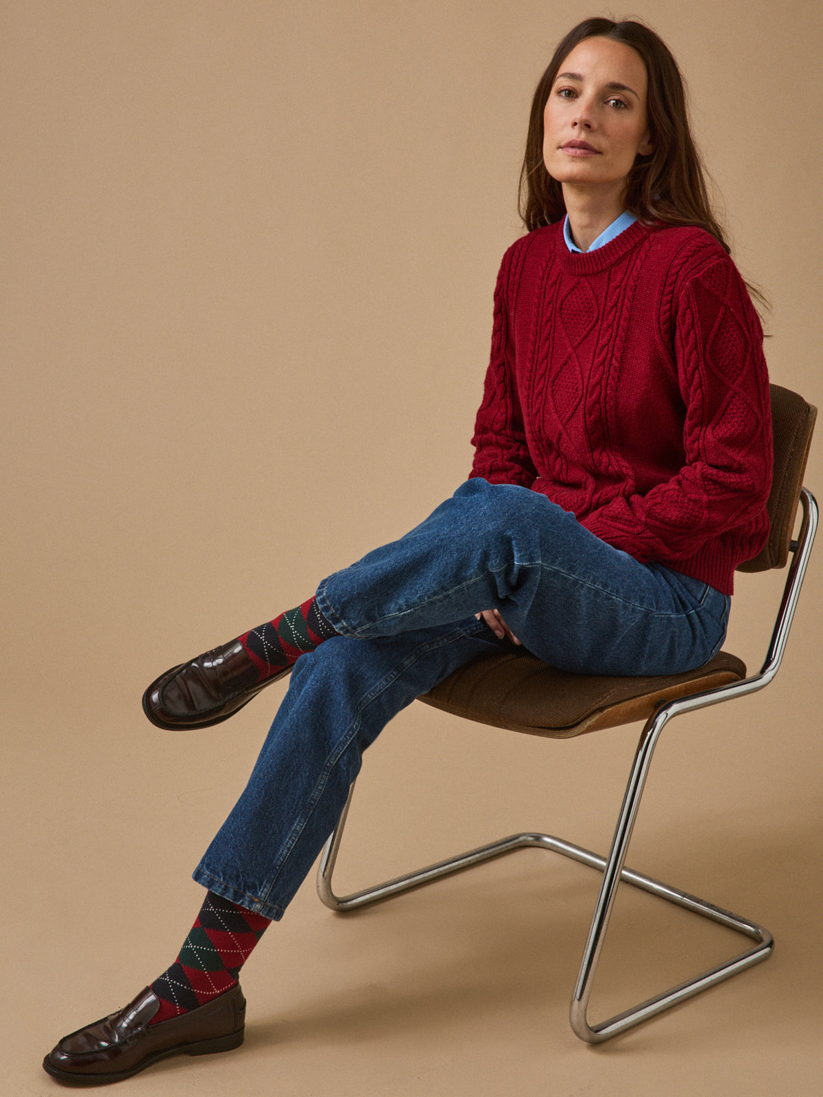 Women's cable-knit round-neck sweater