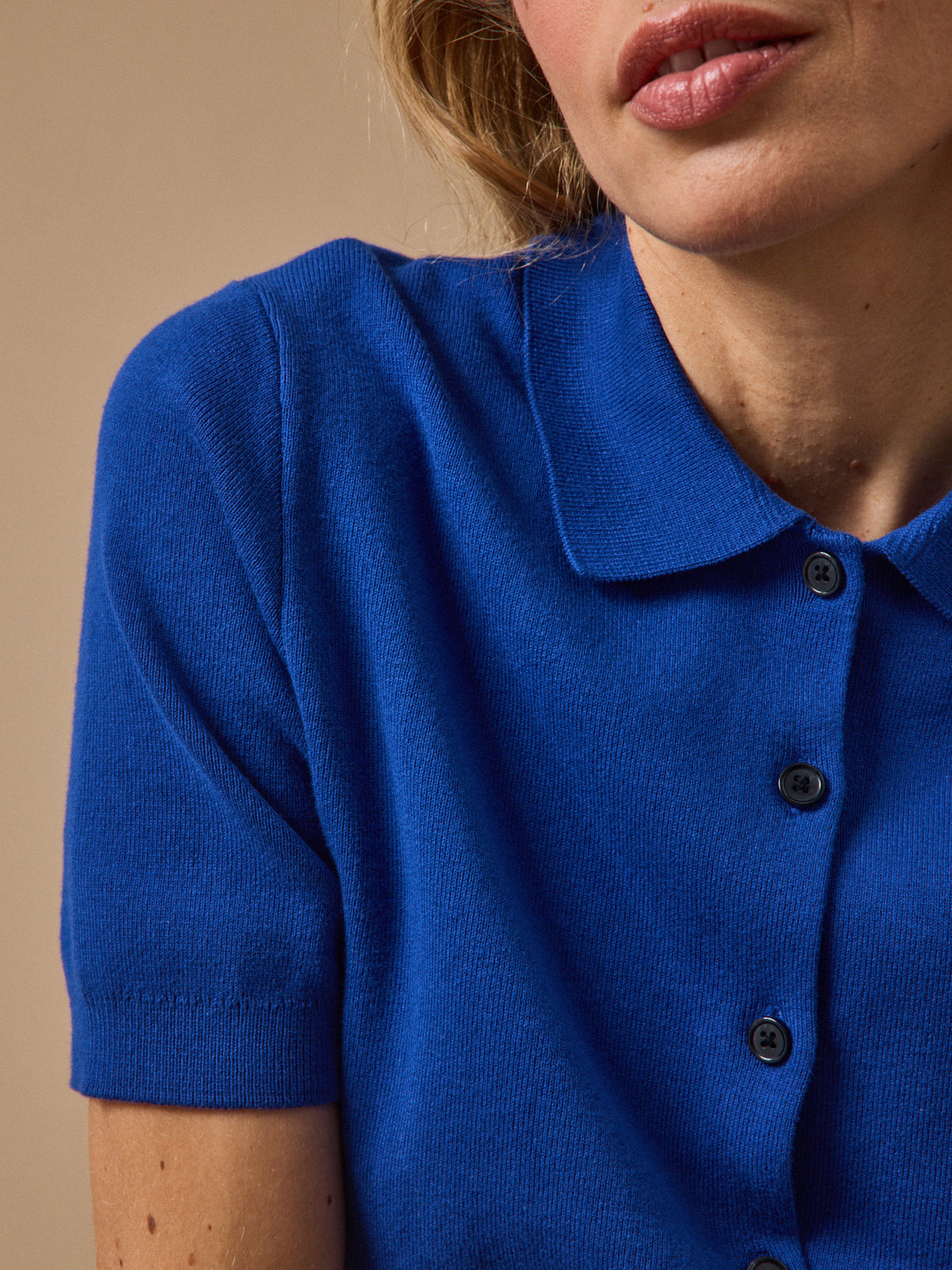 Women's organic cotton cardigan with polo shirt collar