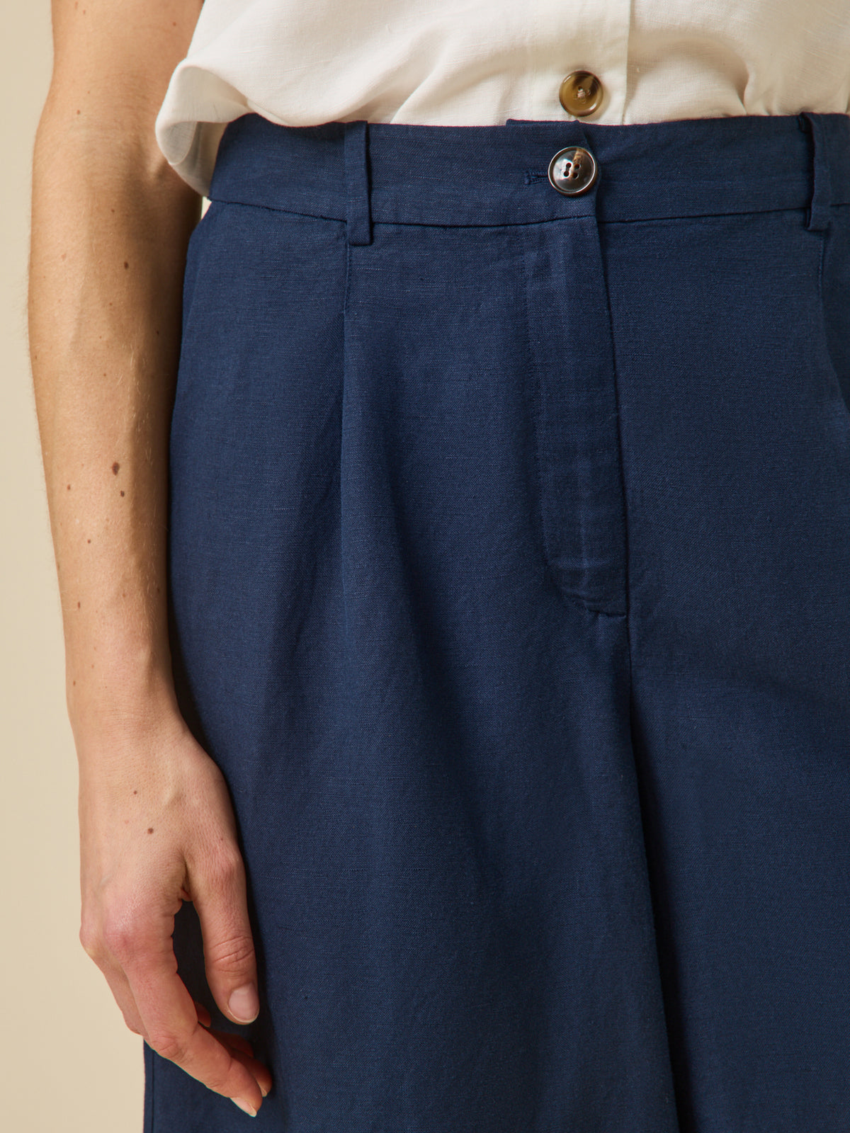 Women's linen and viscose Bermuda shorts