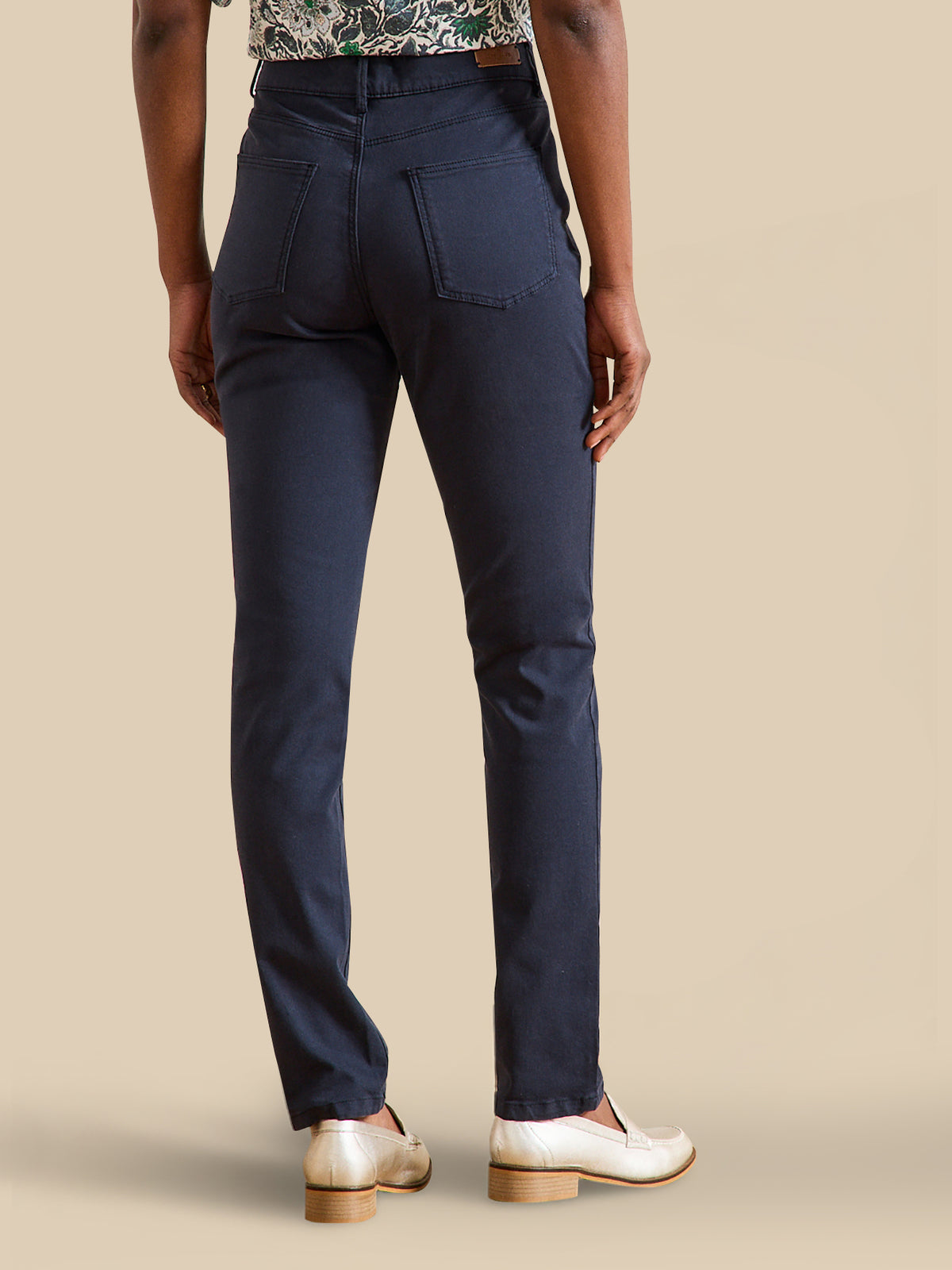 Women's slim-leg colored Chloe trousers