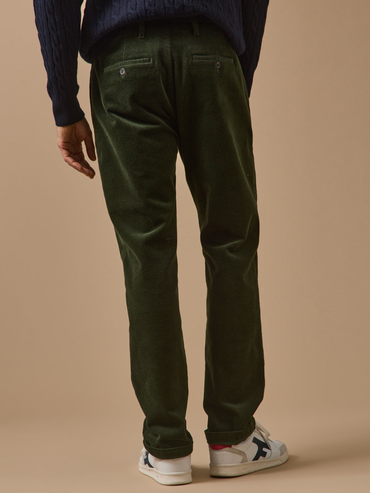 Men's regular fit corduroy chinos