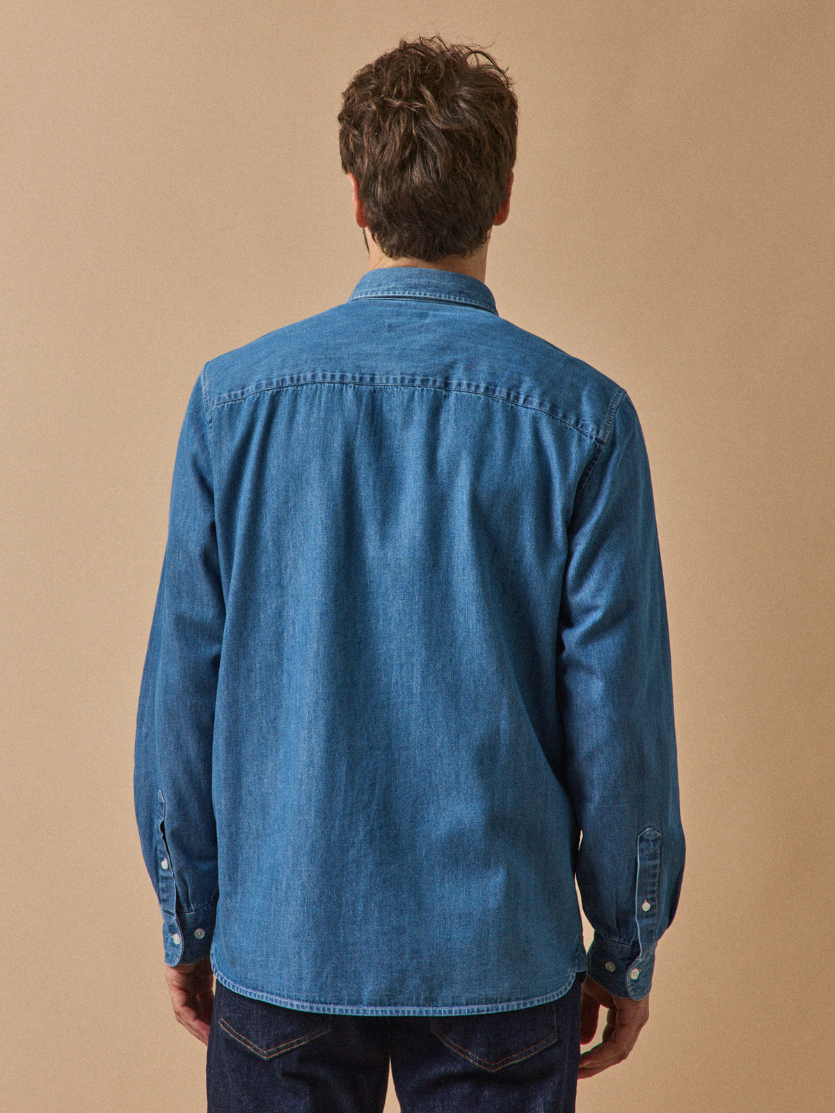 Men's denim shirt with contemporary classic style