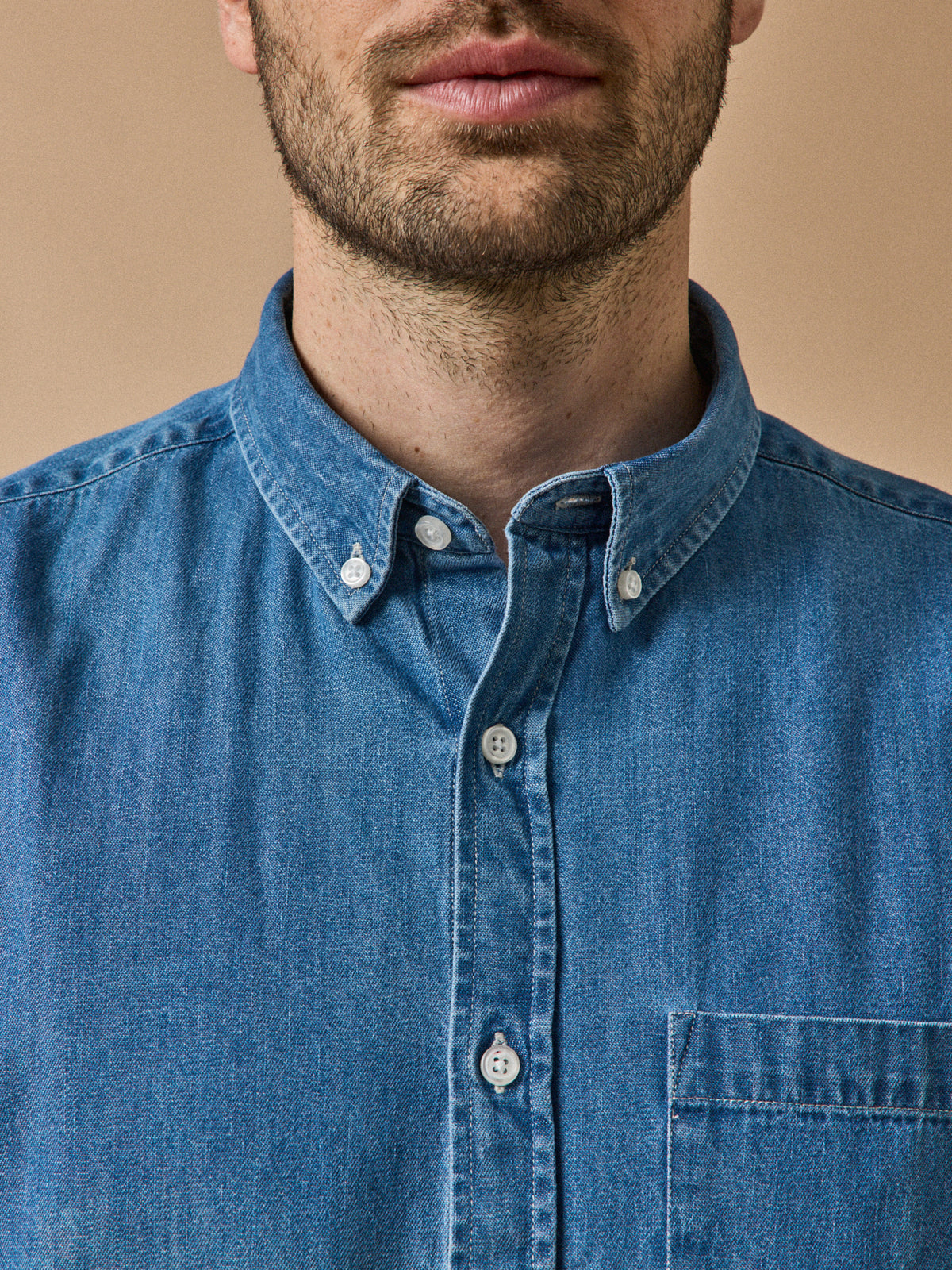 Men's denim shirt with contemporary classic style