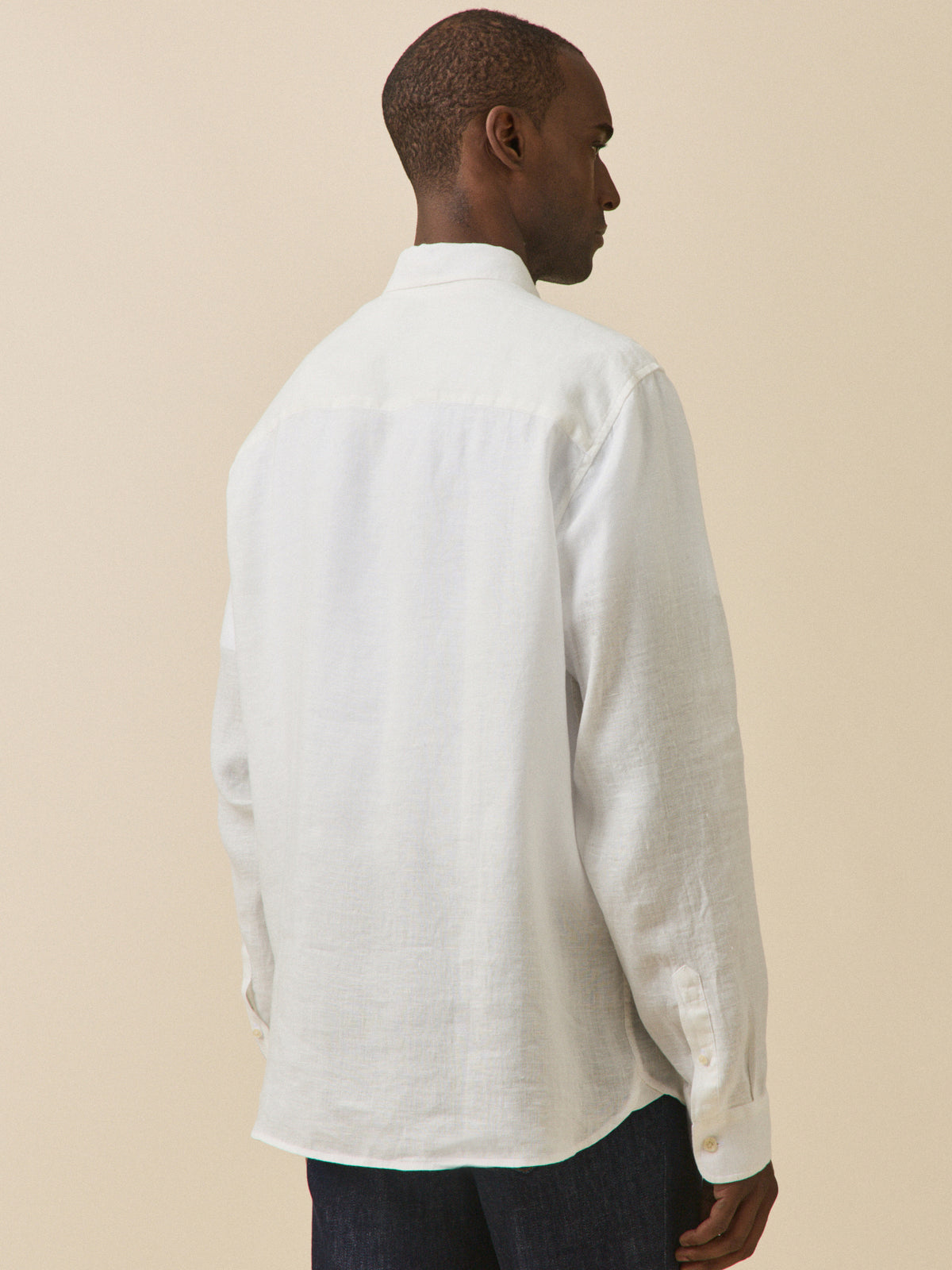 Chemise en lin homme coupe contemporaine