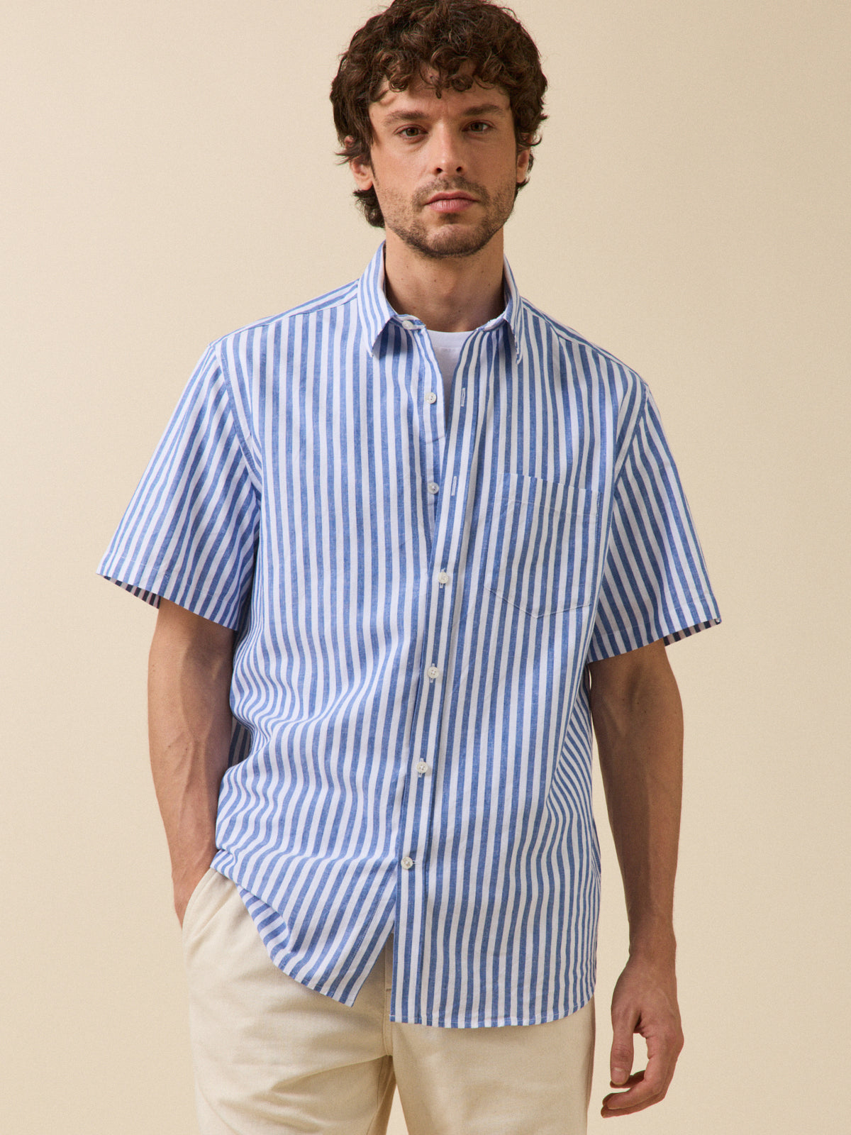Chemise manches courtes homme coupe contemporaine