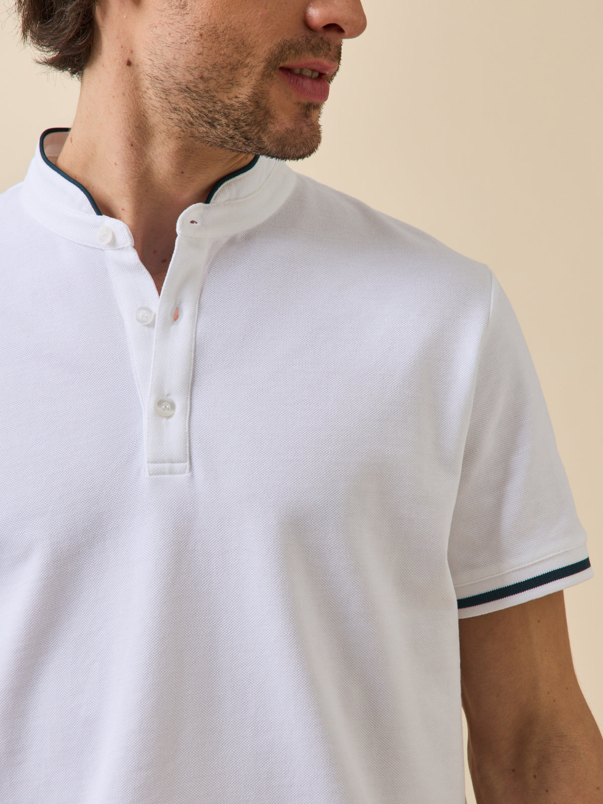 Men's organic cotton polo shirt with a straight collar