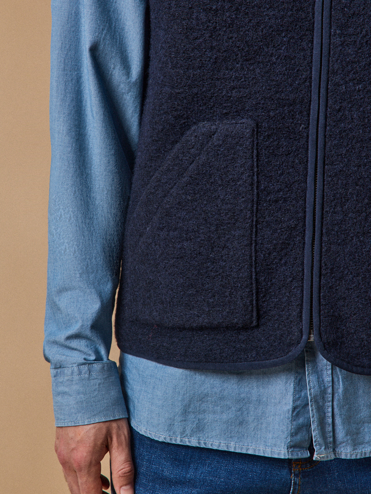 Men's sleeveless zip sweater