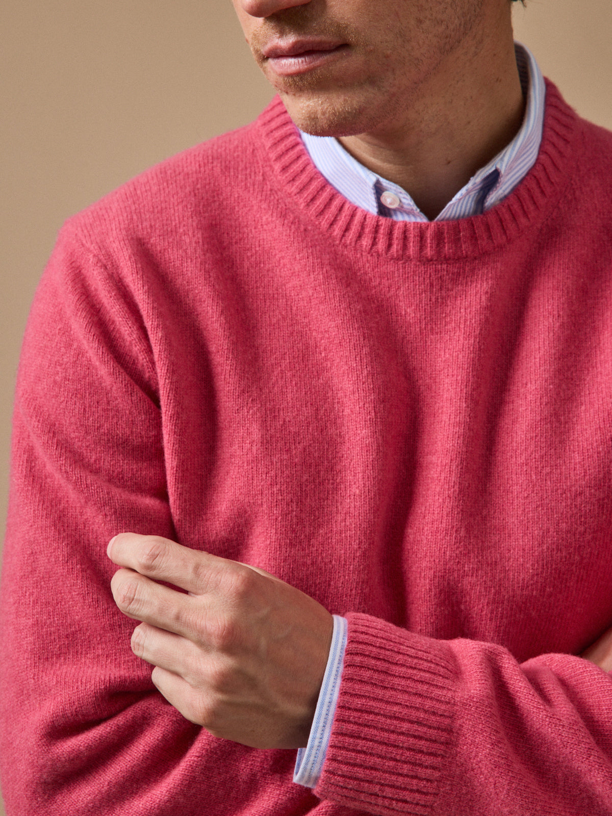 Men's wool blend sweater with round neckline