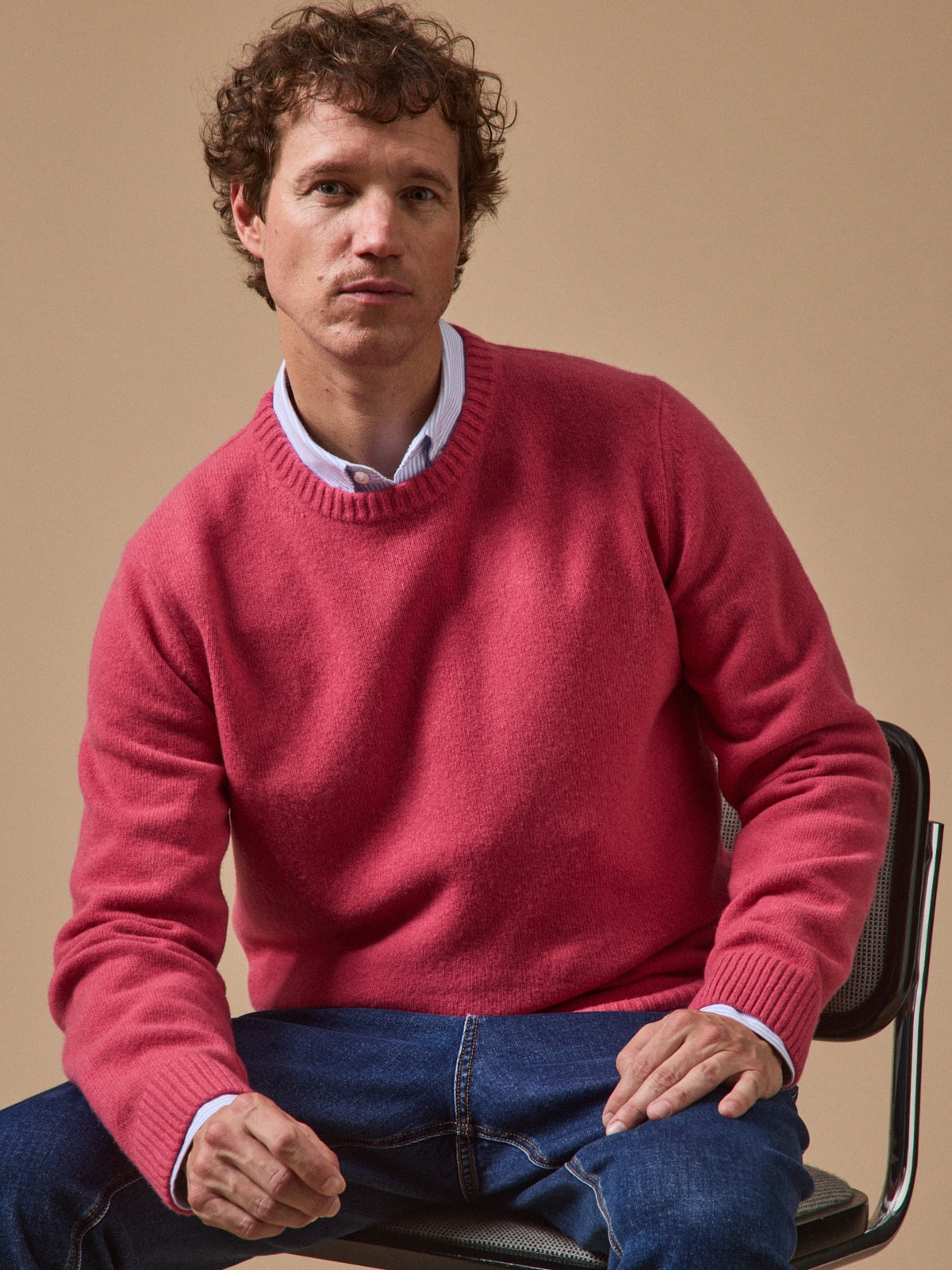 Men's wool blend sweater with round neckline