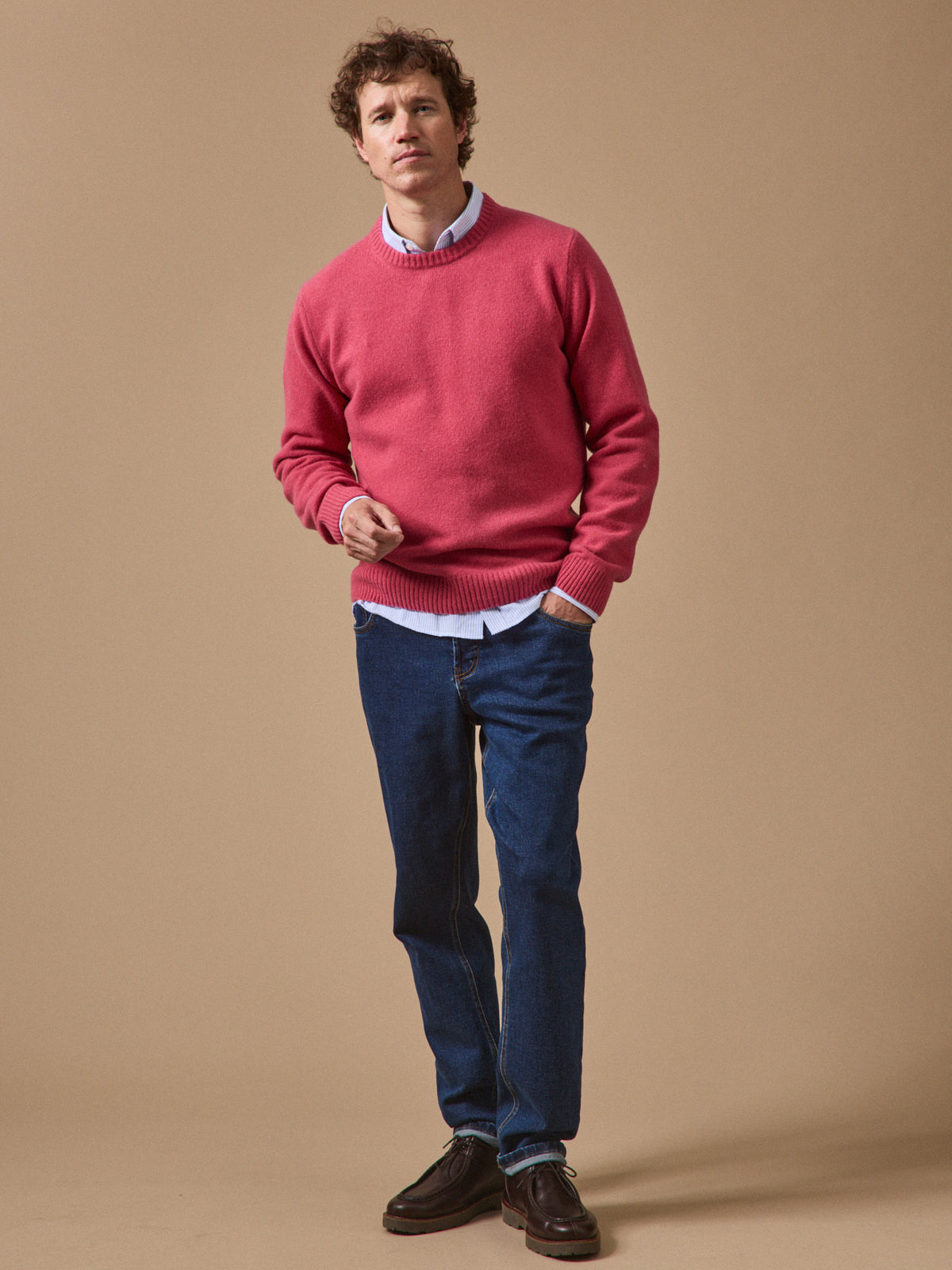 Men's wool blend sweater with round neckline