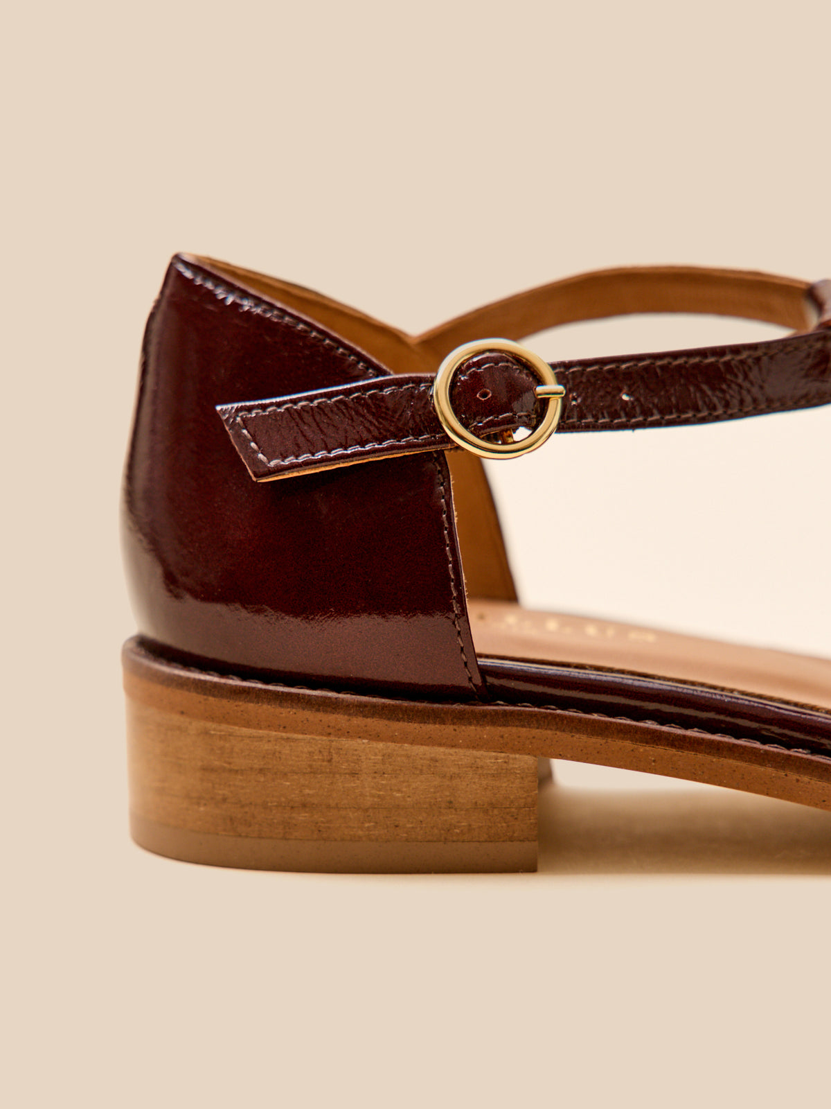 Women's leather fisherman sandals with heel