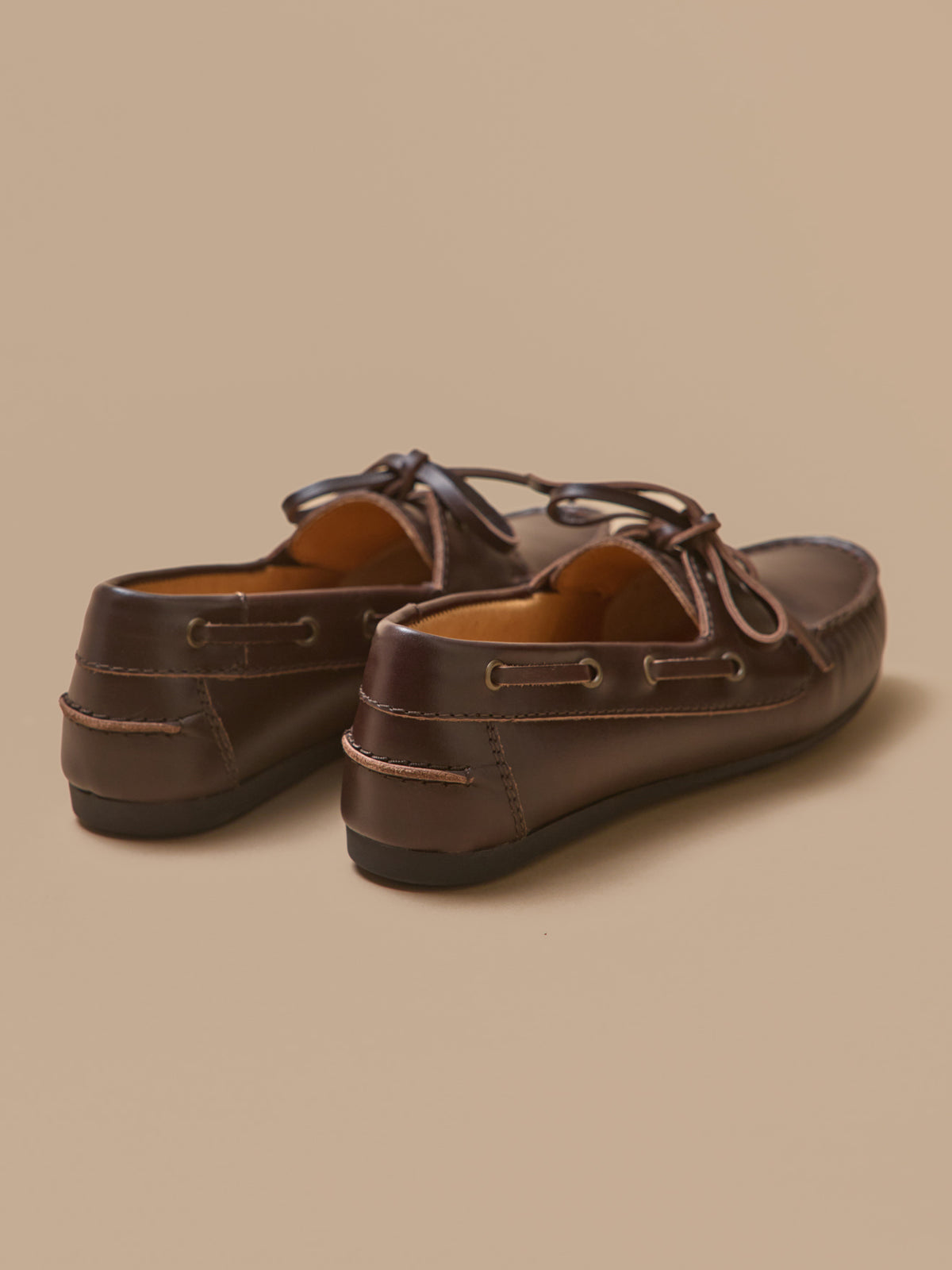 Women's leather deck shoes