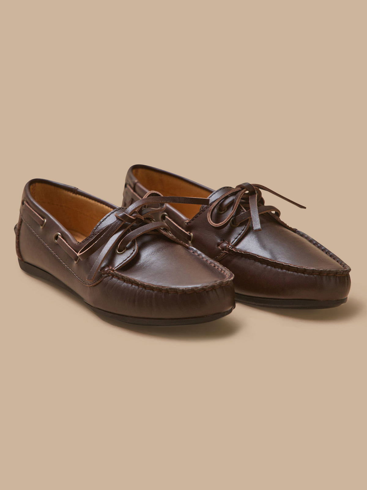 Women's leather deck shoes