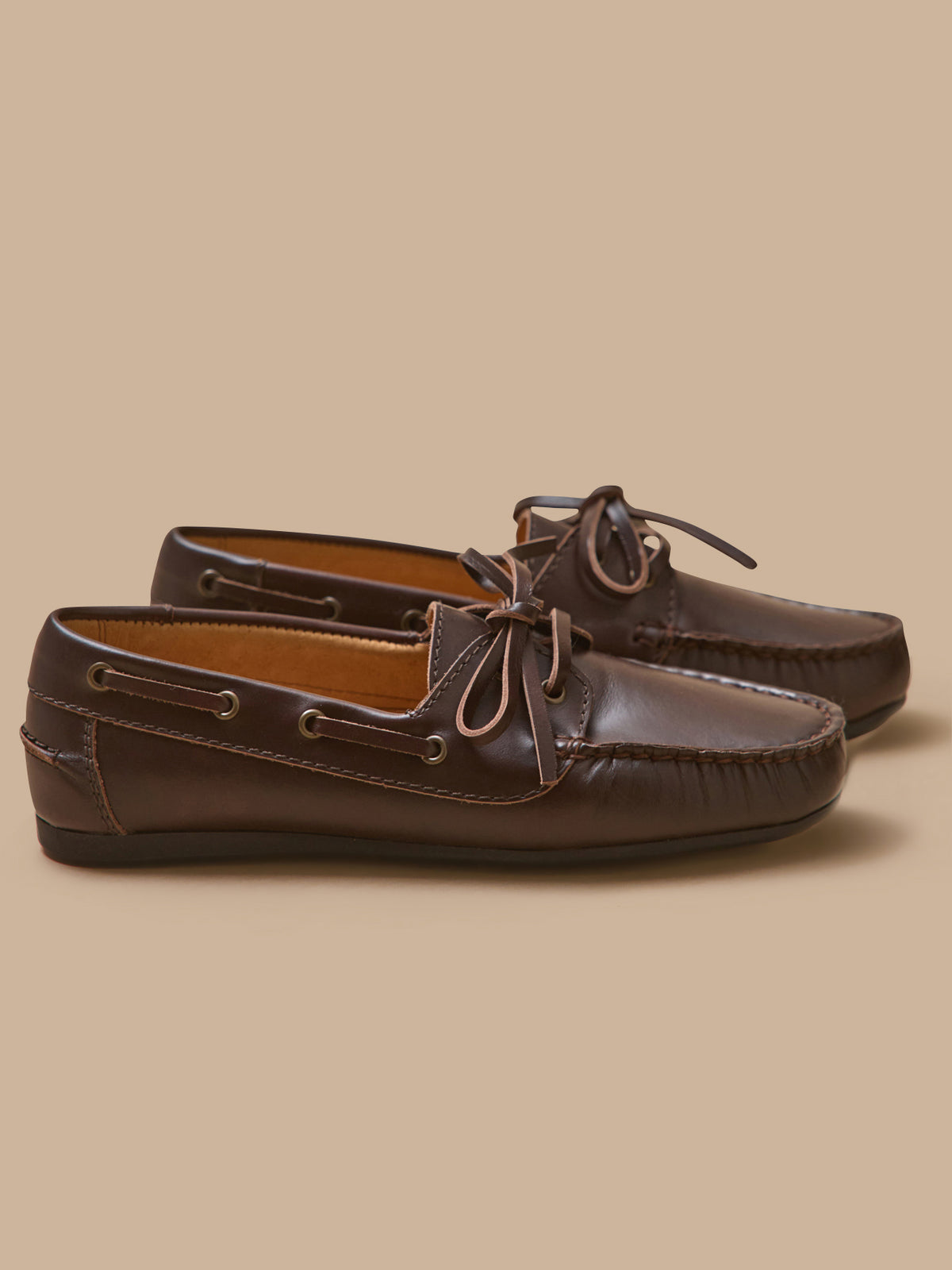 Women's leather deck shoes