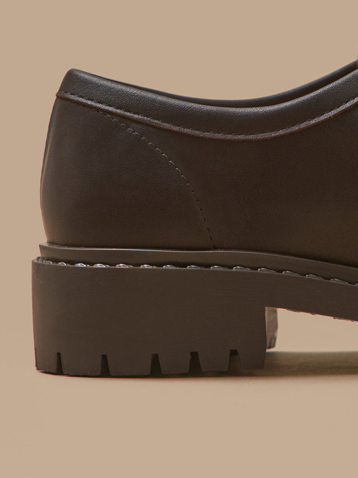 Women's leather Derby shoes with sole sole