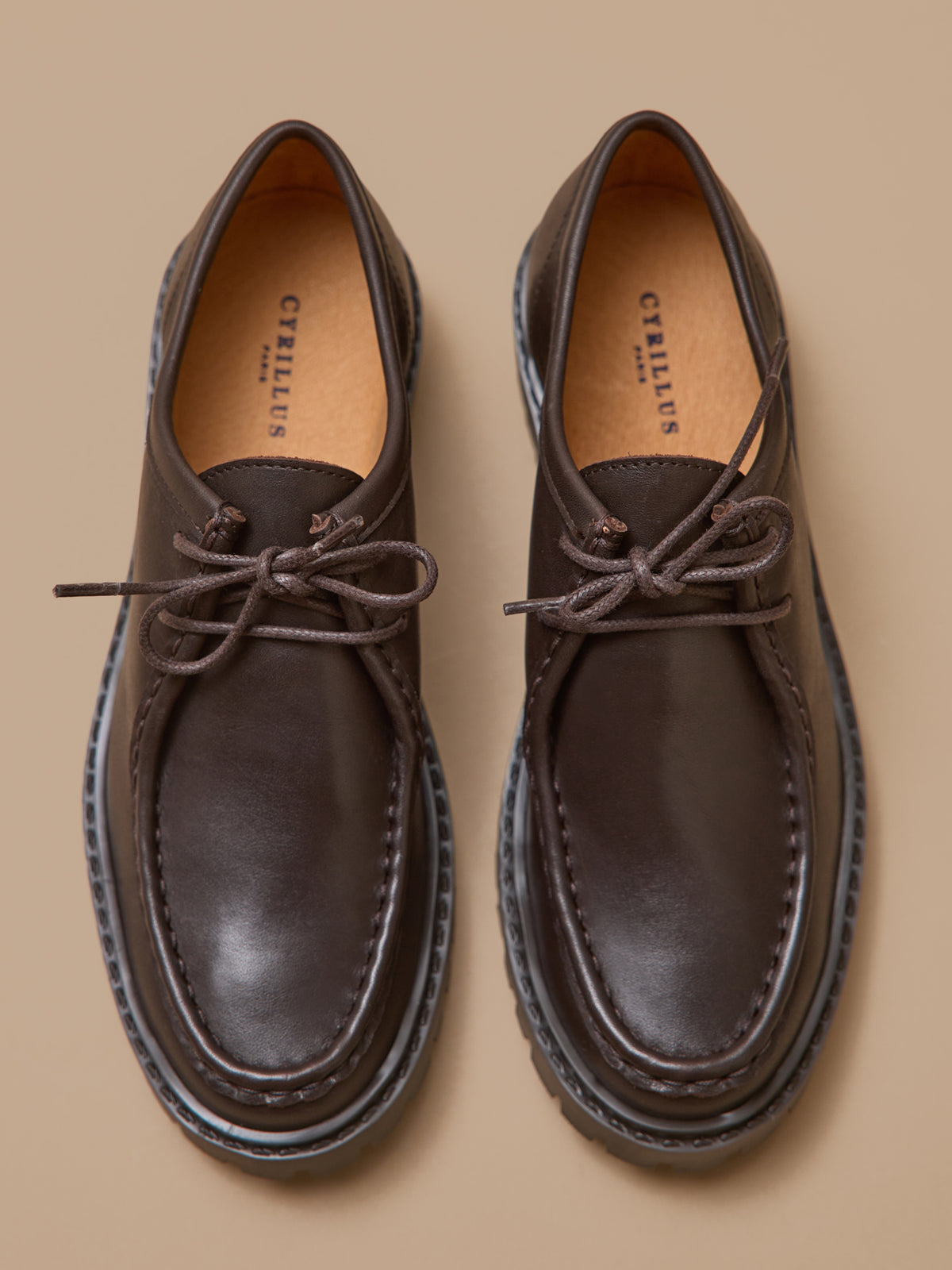 Women's leather Derby shoes with sole sole